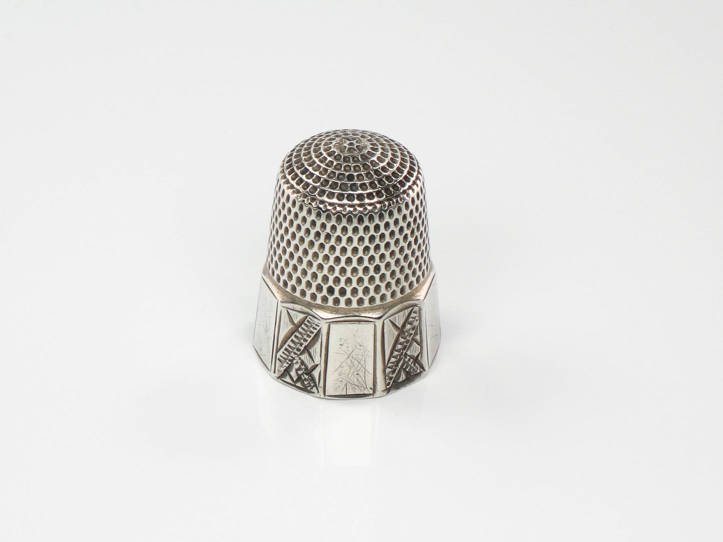 Vintage Simons Brothers Sterling Silver Sewing Thimble. Size 9