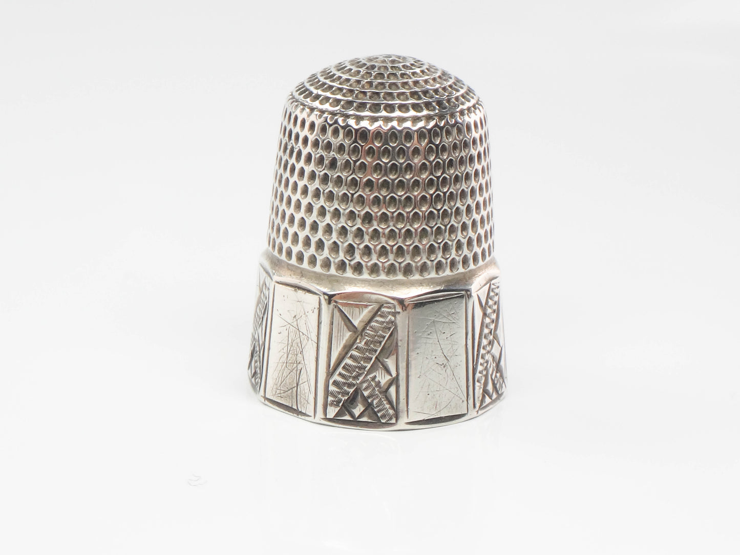 Vintage Simons Brothers Sterling Silver Sewing Thimble. Size 9