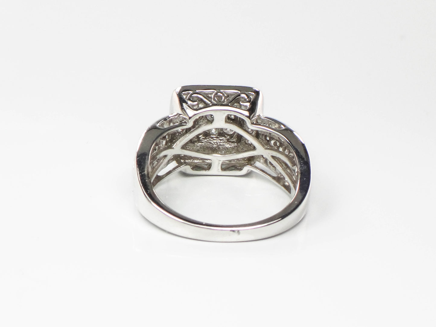 10k White Gold Natural Diamond Cluster Engagement Ring Approximately 1 Carat TDW