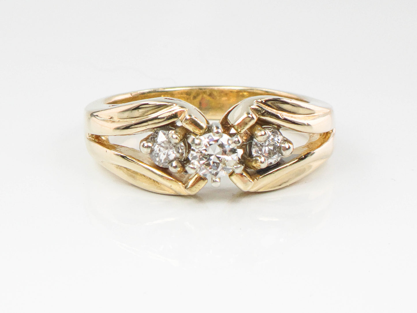 Vintage 14k Yellow Gold Three Natural Round Diamonds Engagement Ring or Everyday Ring