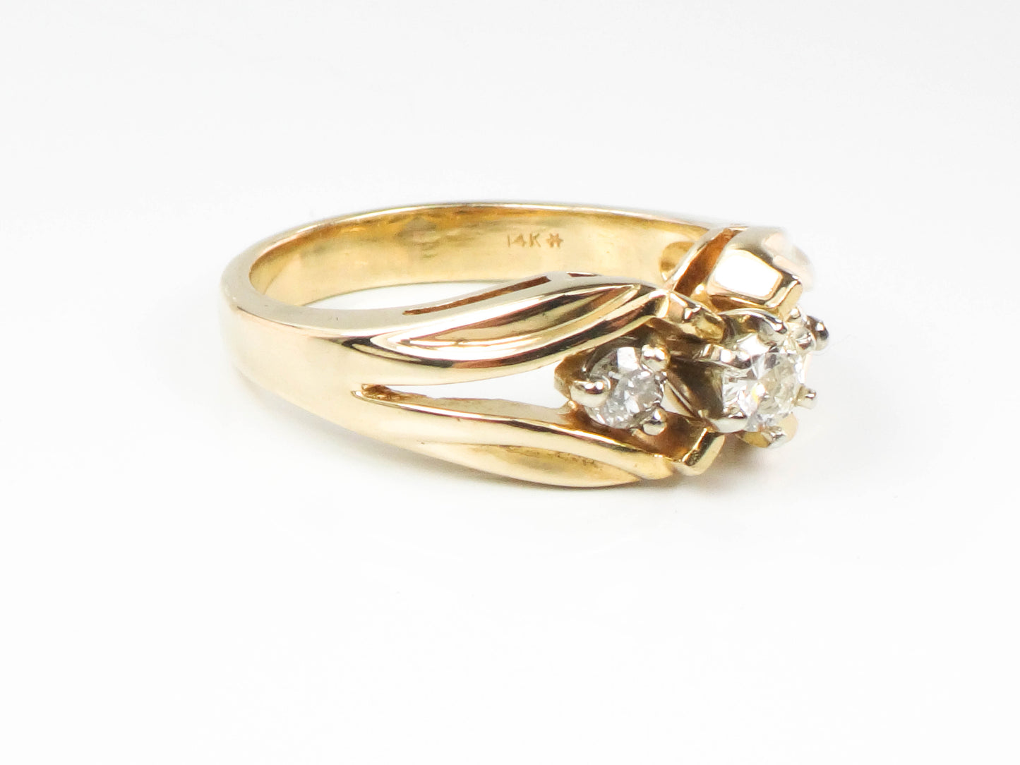 Vintage 14k Yellow Gold Three Natural Round Diamonds Engagement Ring or Everyday Ring