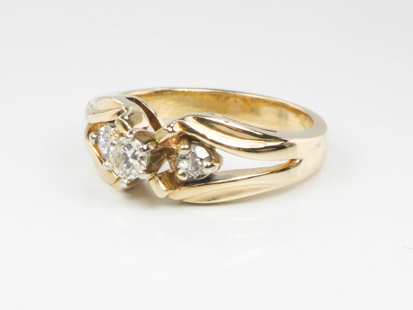 Vintage 14k Yellow Gold Three Natural Round Diamonds Engagement Ring or Everyday Ring