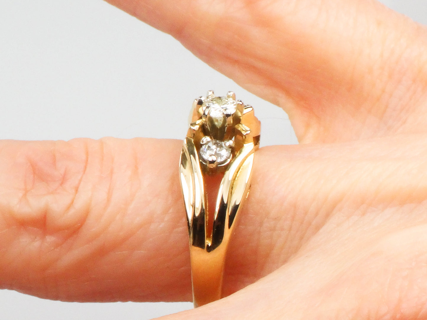Vintage 14k Yellow Gold Three Natural Round Diamonds Engagement Ring or Everyday Ring