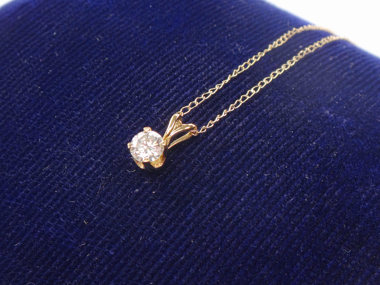 Vintage 14k Yellow Gold Round Natural Diamond Pendant Necklace, Approximately .25 CTS, 17.5"