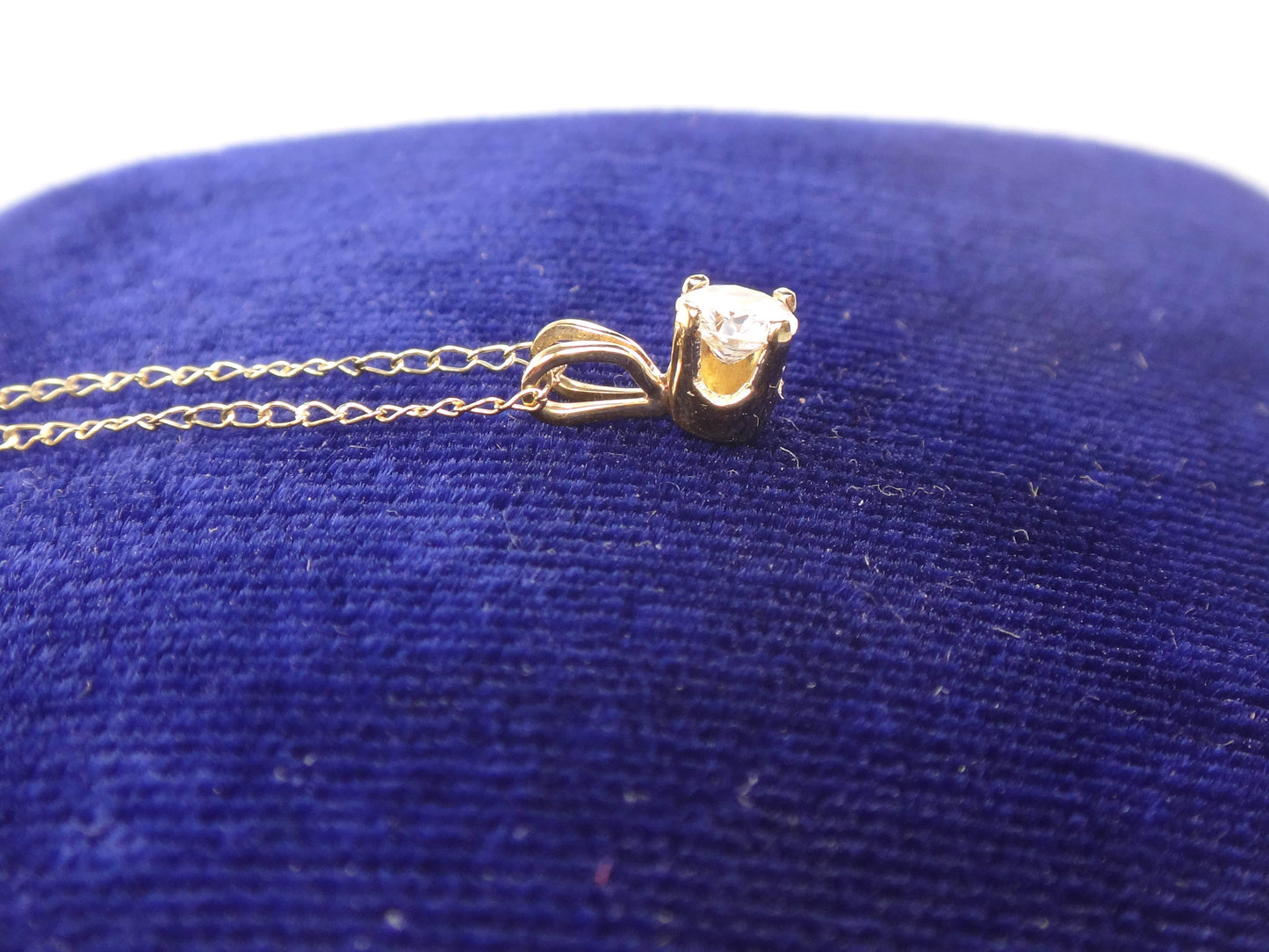 Vintage 14k Yellow Gold Round Natural Diamond Pendant Necklace, Approximately .25 CTS, 17.5"