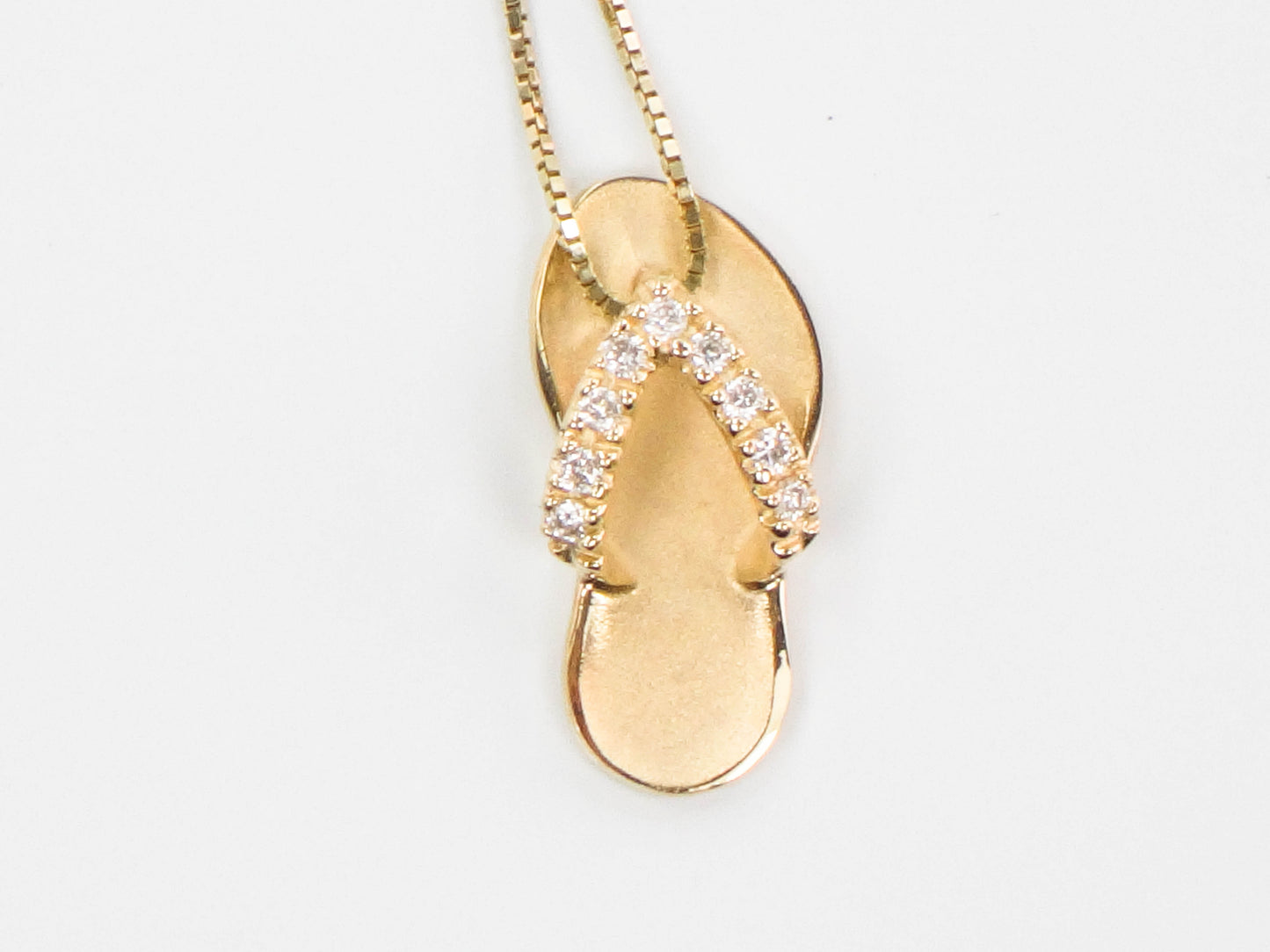 Na Hoku Hawaiin 14k Gold and Diamond Slipper Pendant Necklace, Yellow Gold Flip-Flop Sandal Charm 16", Pre-Owned