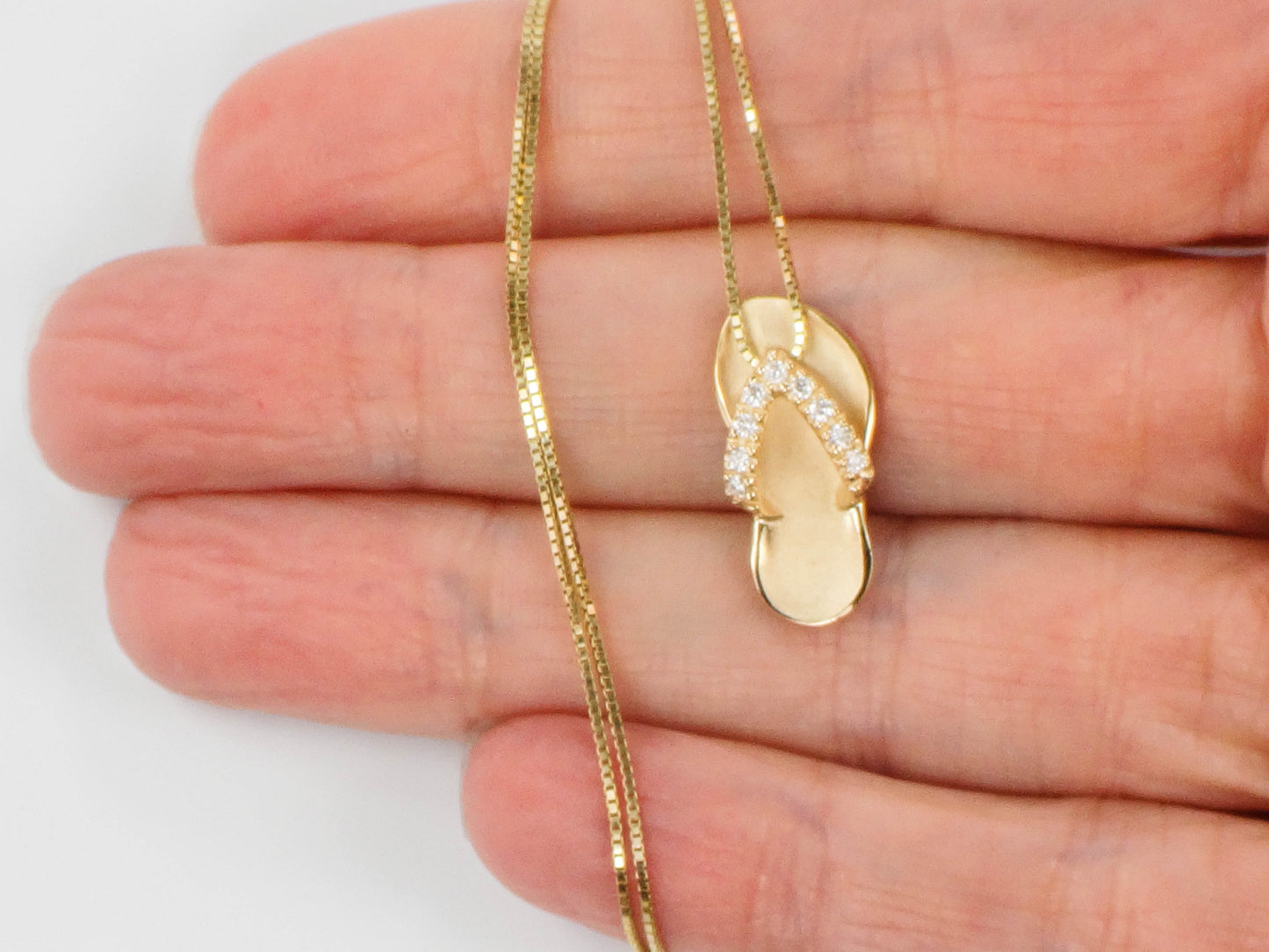 Na Hoku Hawaiin 14k Gold and Diamond Slipper Pendant Necklace, Yellow Gold Flip-Flop Sandal Charm 16", Pre-Owned
