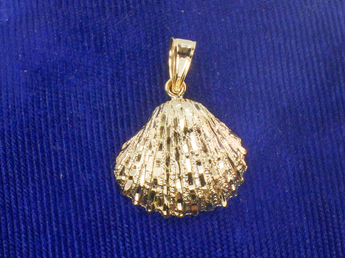 Solid 14k Yellow Gold Shell Pendant, Seashell Charm