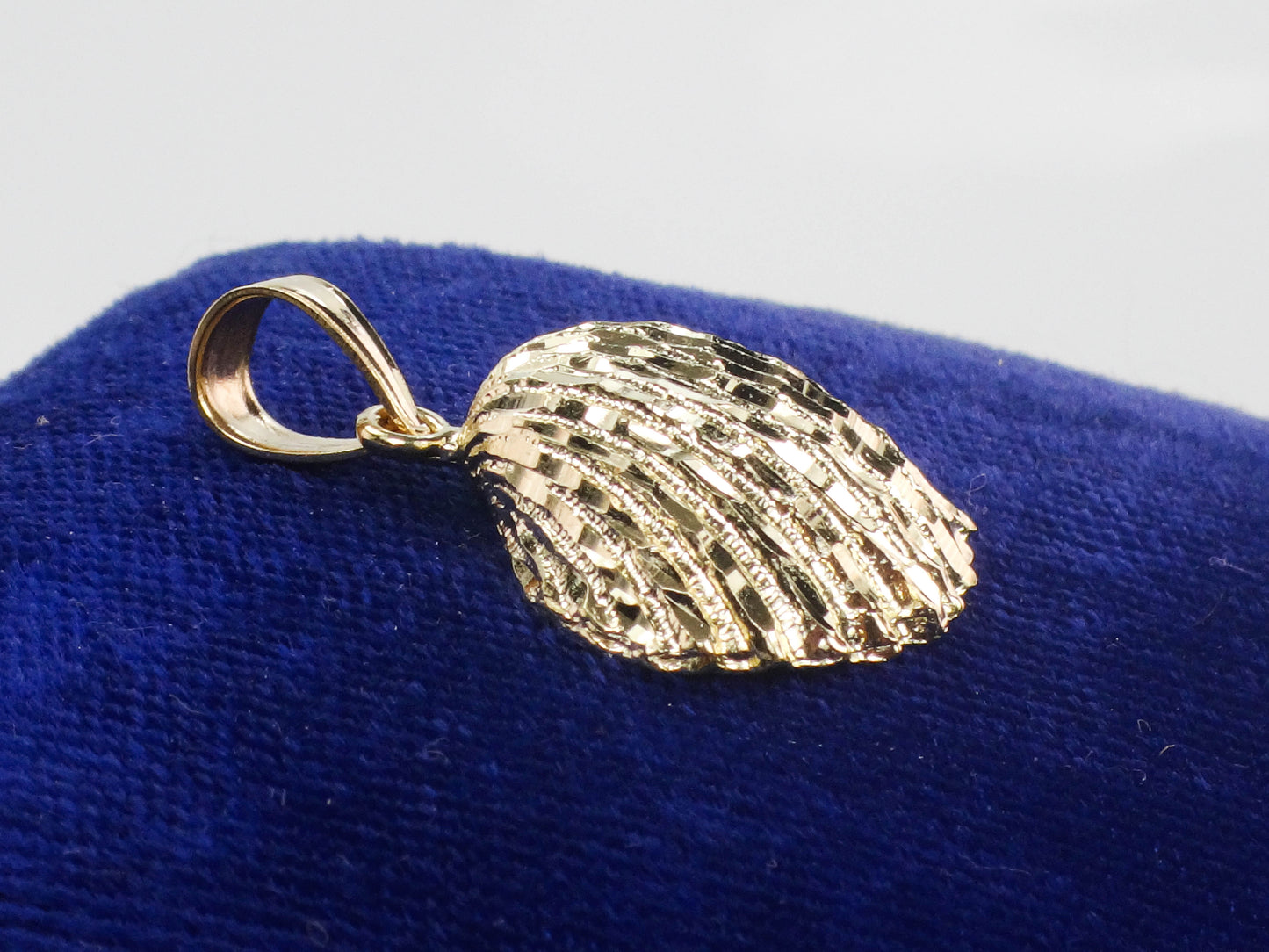 Solid 14k Yellow Gold Shell Pendant, Seashell Charm