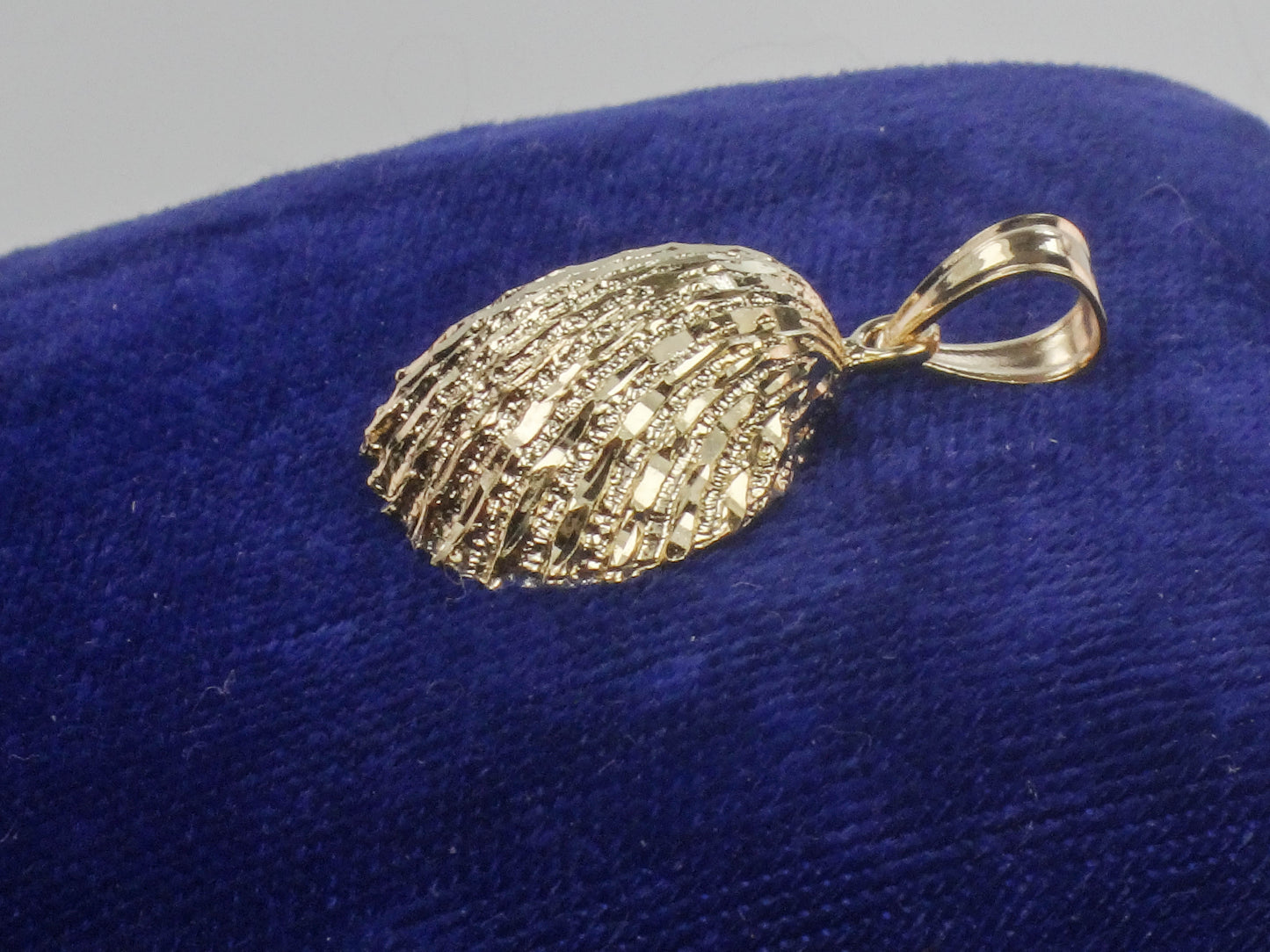 Solid 14k Yellow Gold Shell Pendant, Seashell Charm