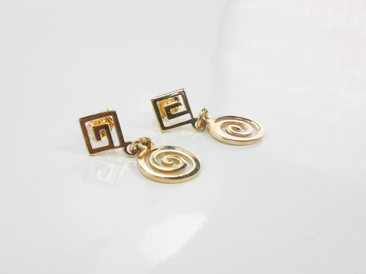 Vintage Solid 14k Yellow Gold Swirl Dangle Earrings