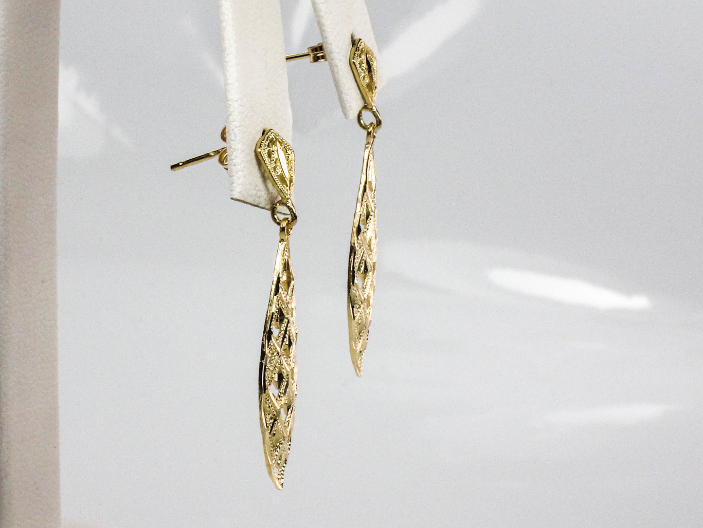 Vintage Solid 14k Yellow Gold Diamond Cut Pierced Design Dangle Earrings