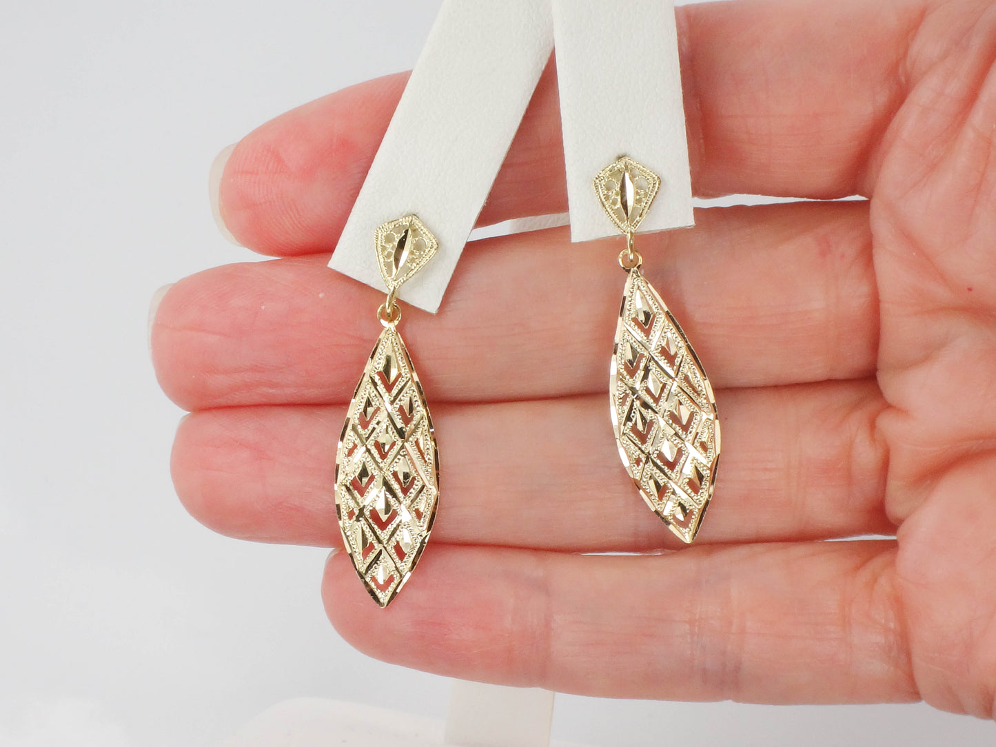 Vintage Solid 14k Yellow Gold Diamond Cut Pierced Design Dangle Earrings