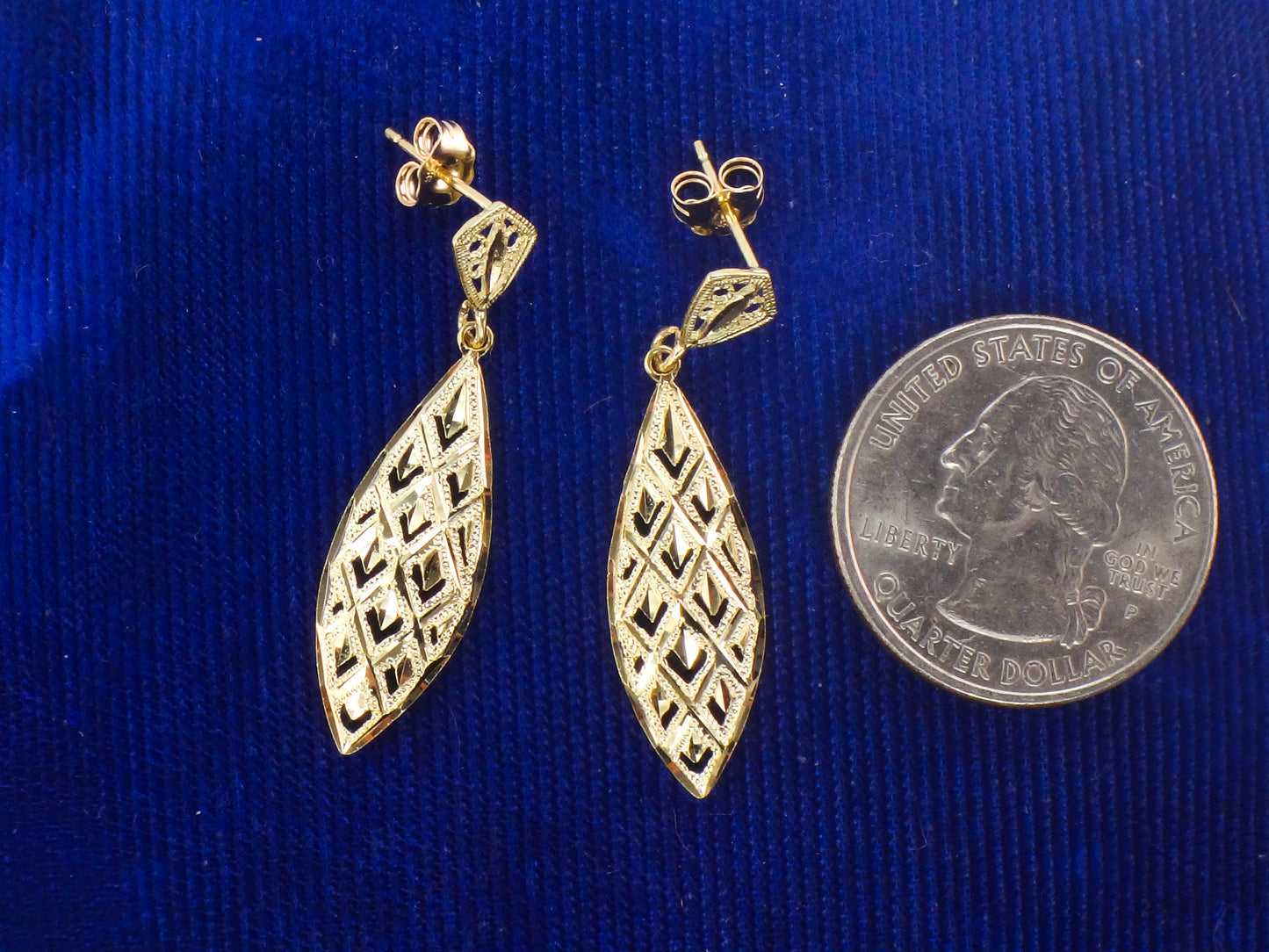 Vintage Solid 14k Yellow Gold Diamond Cut Pierced Design Dangle Earrings