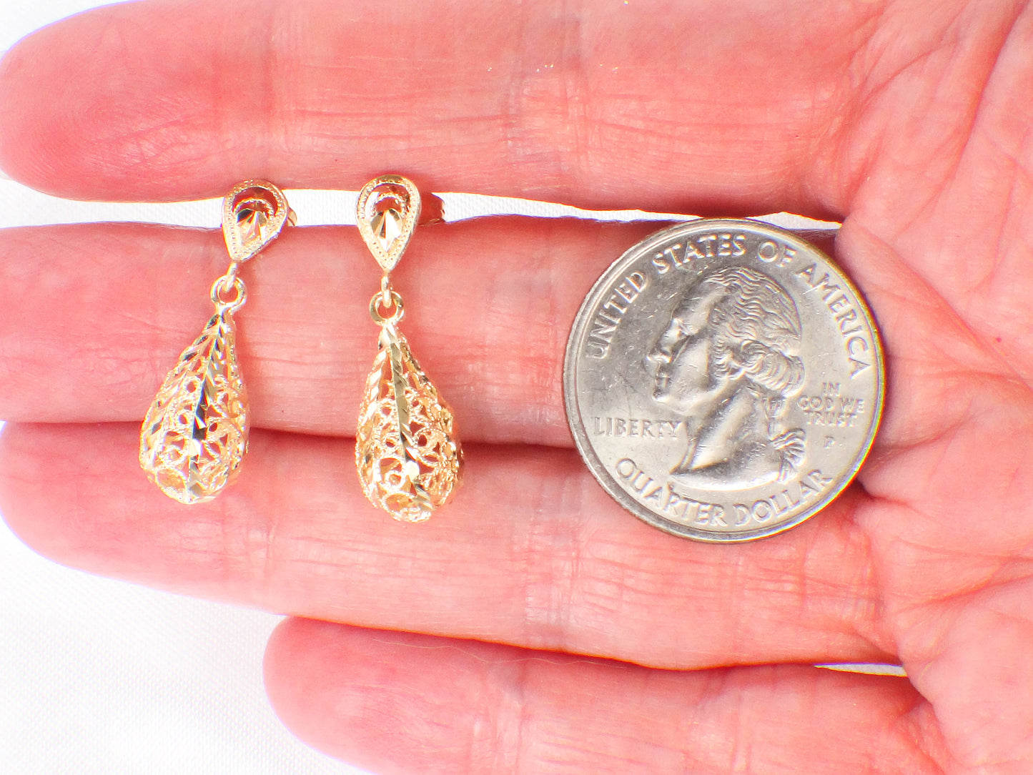 Vintage Solid 14k Yellow Gold Teardrop Filigree Dangle Earrings