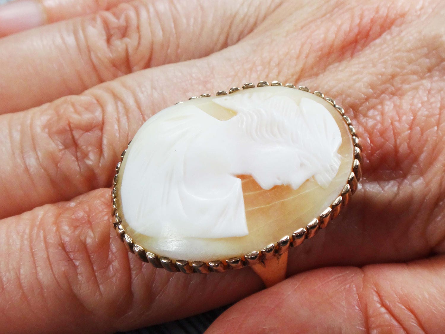 Vintage 14k Gold Cameo Ring: Greek Goddess Psyche, Size 8.25