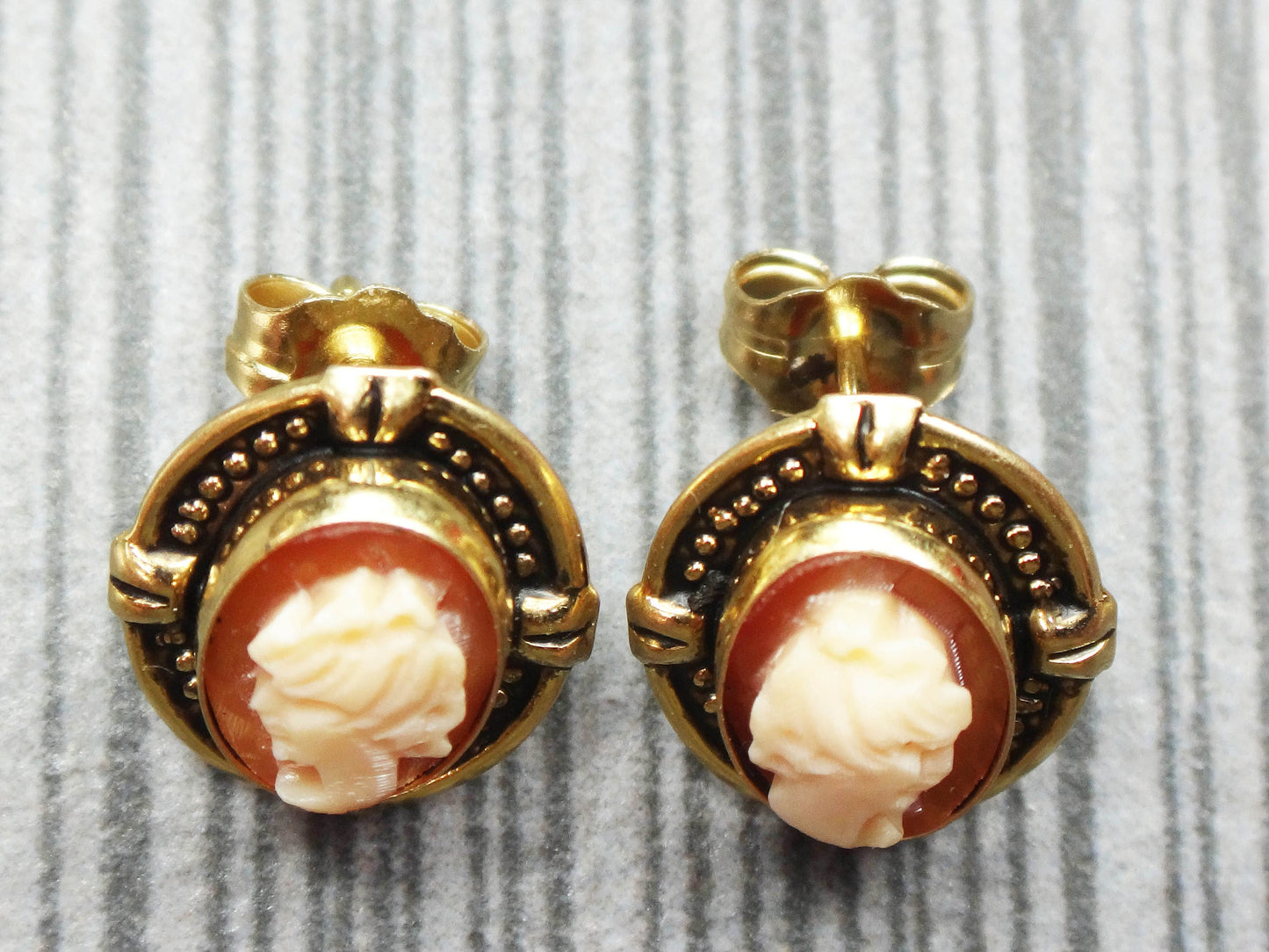14k Gold Cameo Earrings with Post Backs - Small Studs - Vintage Fine Jewelry