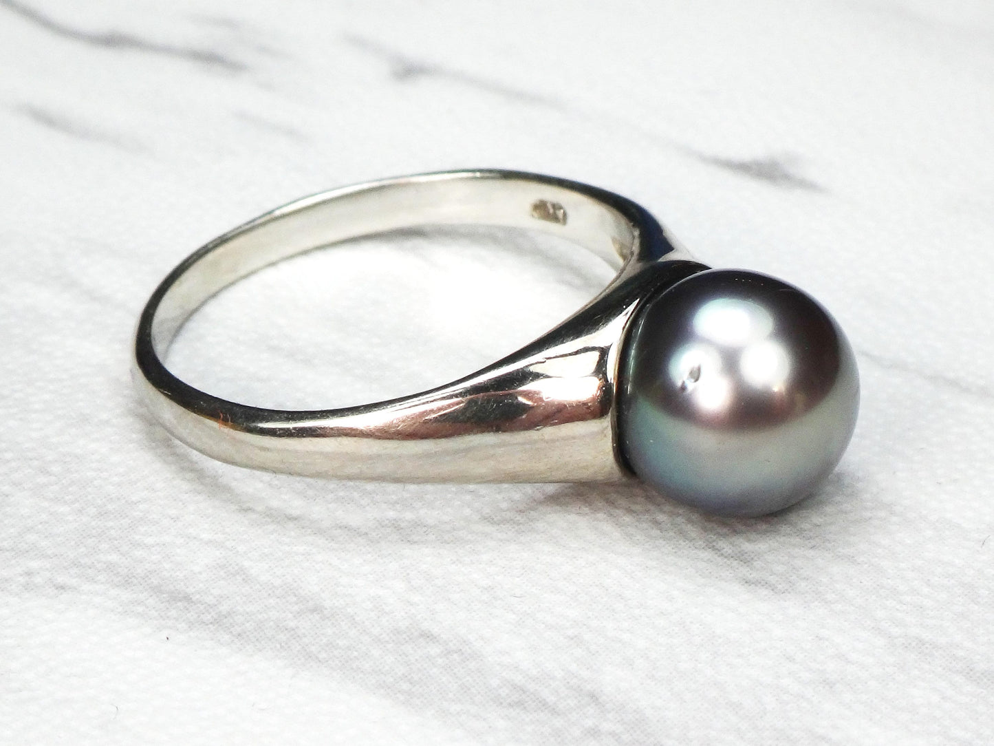 Vintage 14k Gold Black Tahitian Pearl Ring 14k White Gold 8.5 MM Cultured Pearl Ring Modernist Style Size 7