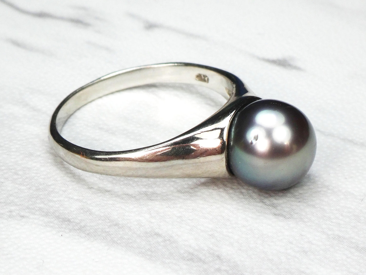 Vintage 14k White Gold Black Tahitian Pearl Ring - Modernist Style, Size 7, 8.5 MM