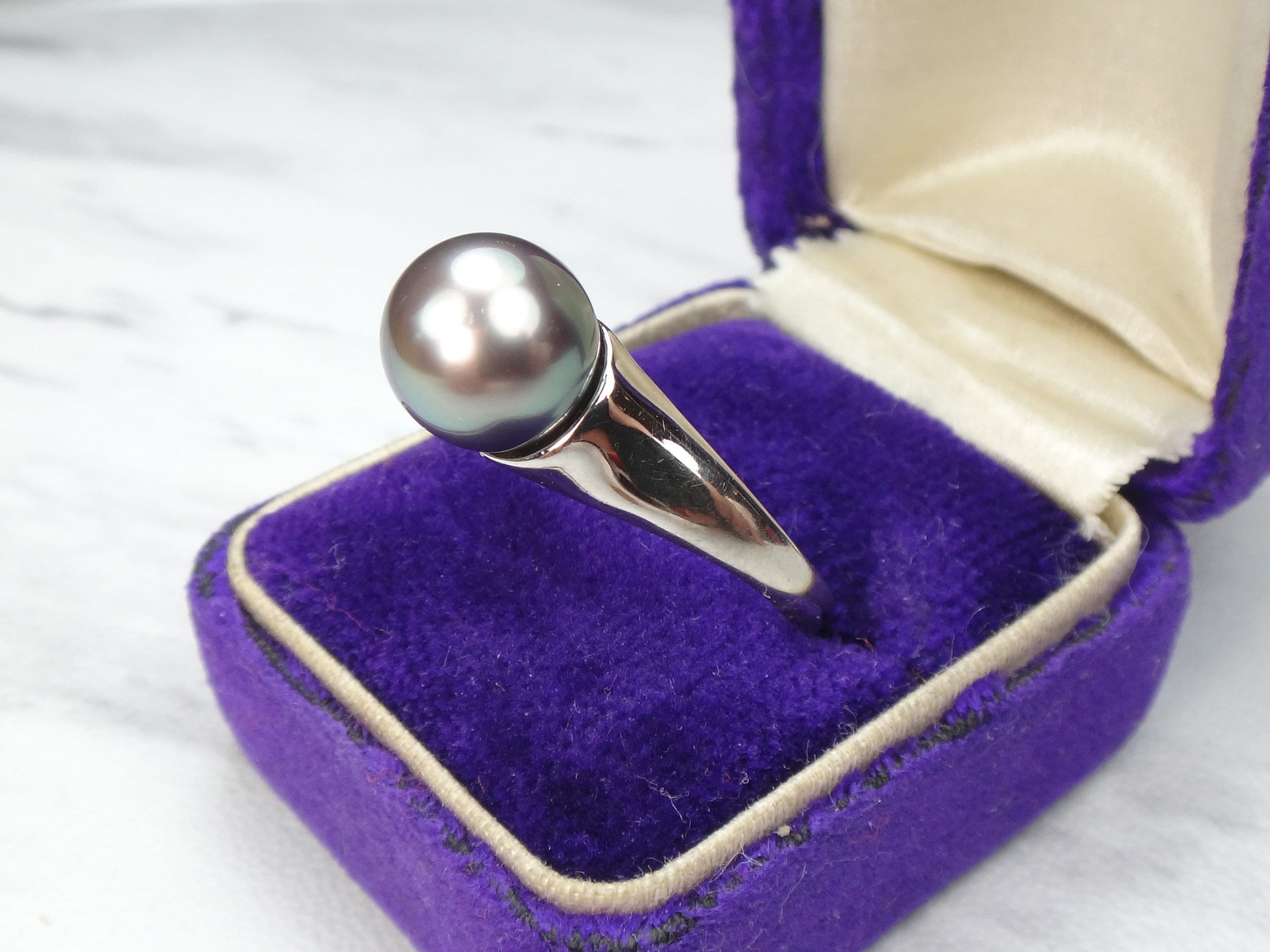 Vintage 14k White Gold Black Tahitian Pearl Ring - Modernist Style, Size 7, 8.5 MM