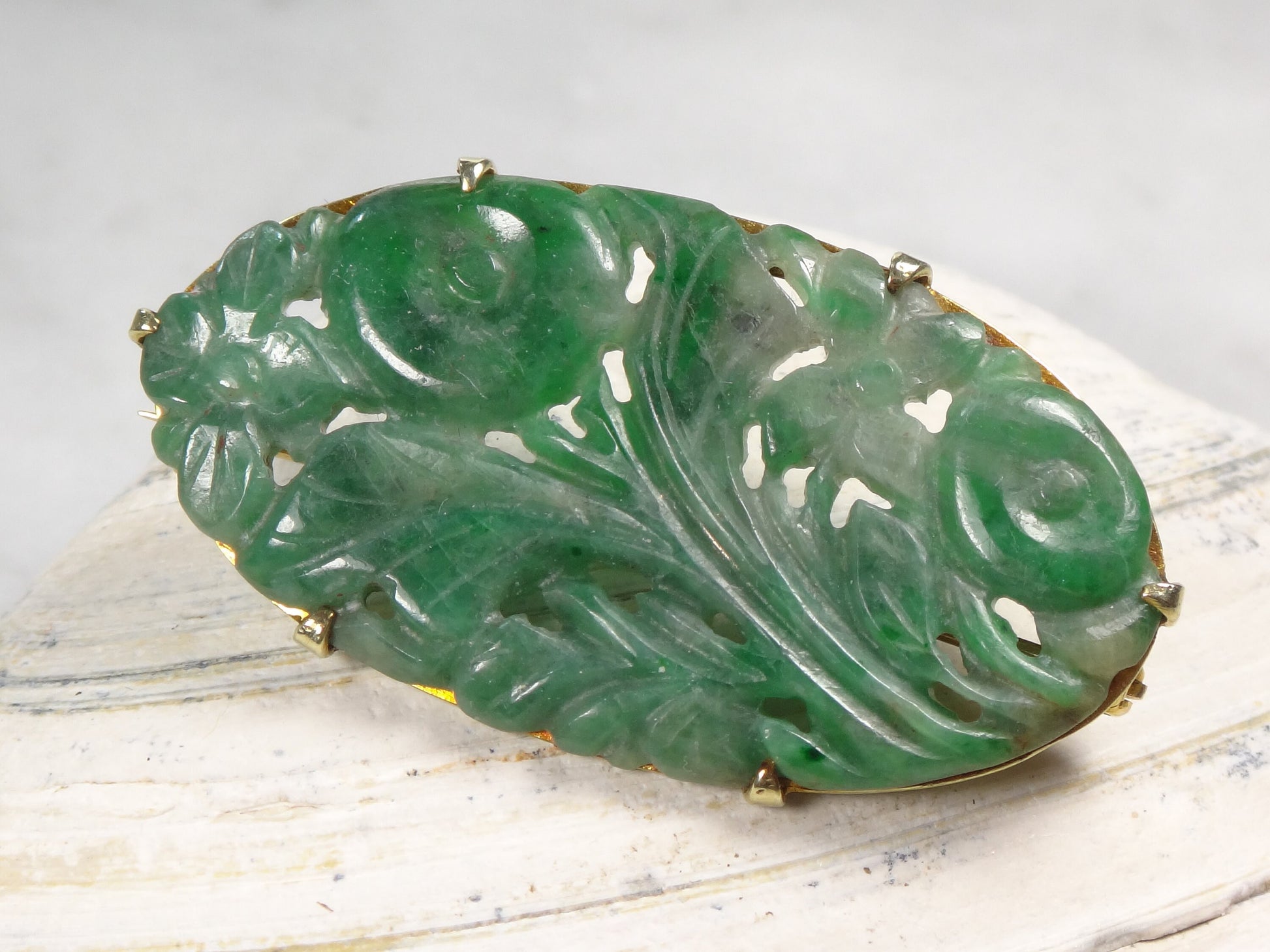 Antique 14k Gold Carved Jade Floral Pin Brooch