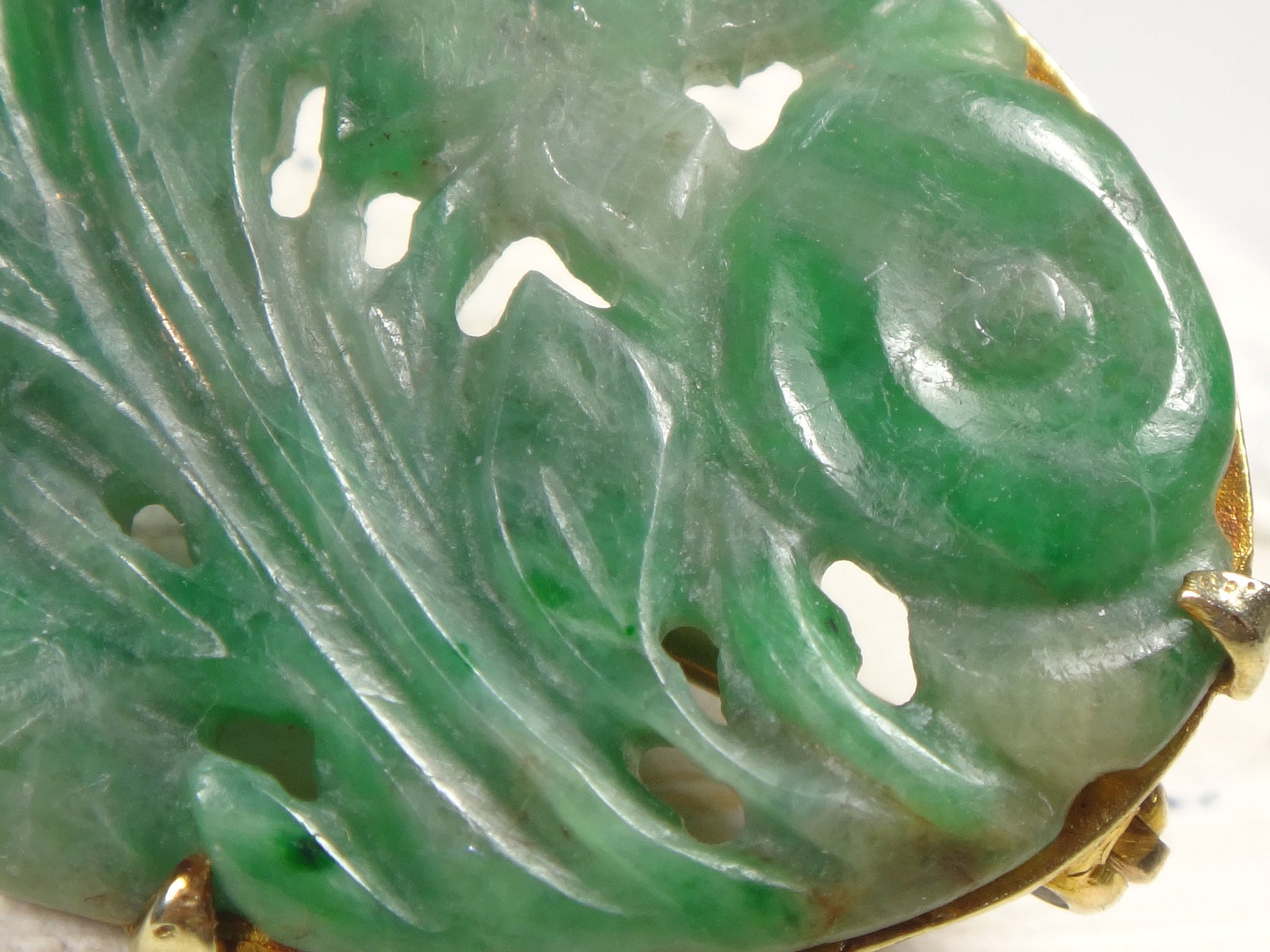 Antique 14k Gold Carved Jade Floral Pin Brooch