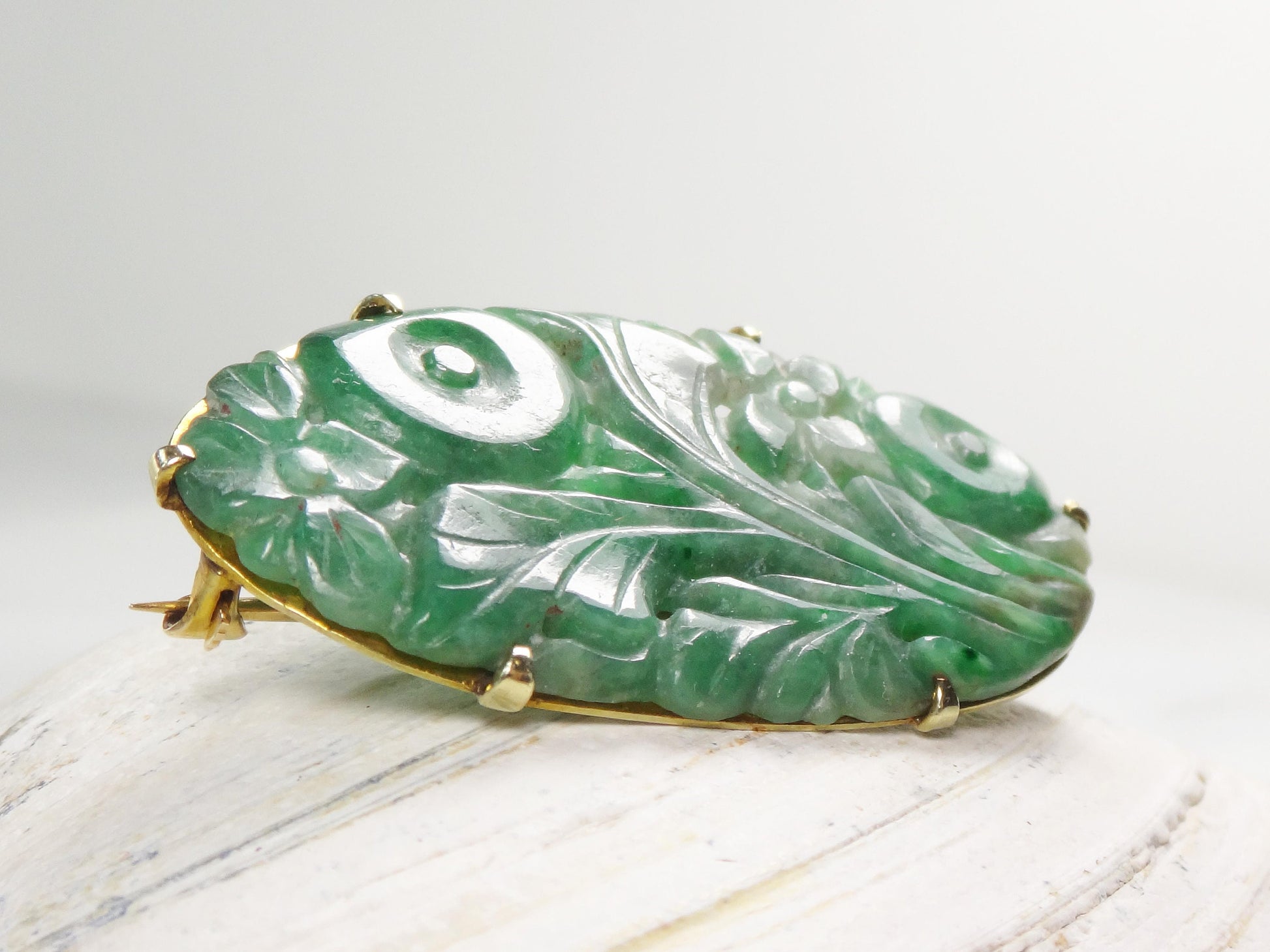 Antique 14k Gold Carved Jade Floral Pin Brooch