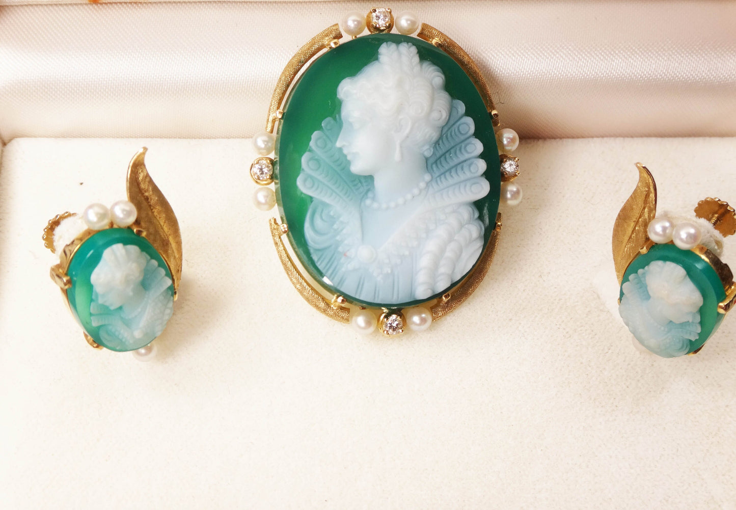 Vintage 14k Gold Green Hardstone Cameo Pendant and Cameo Earrings Set Renaissance Revival Cameo with Cultured Pearls and Diamonds