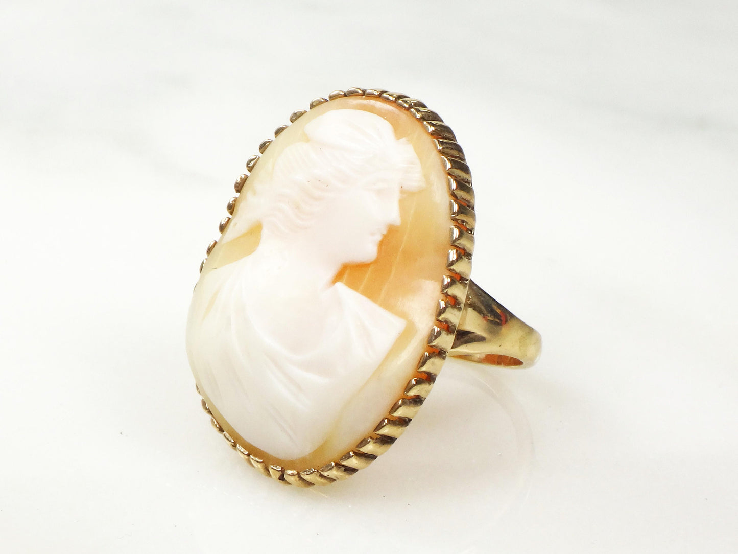 Vintage 14k Gold Cameo Ring: Greek Goddess Psyche, Size 8.25