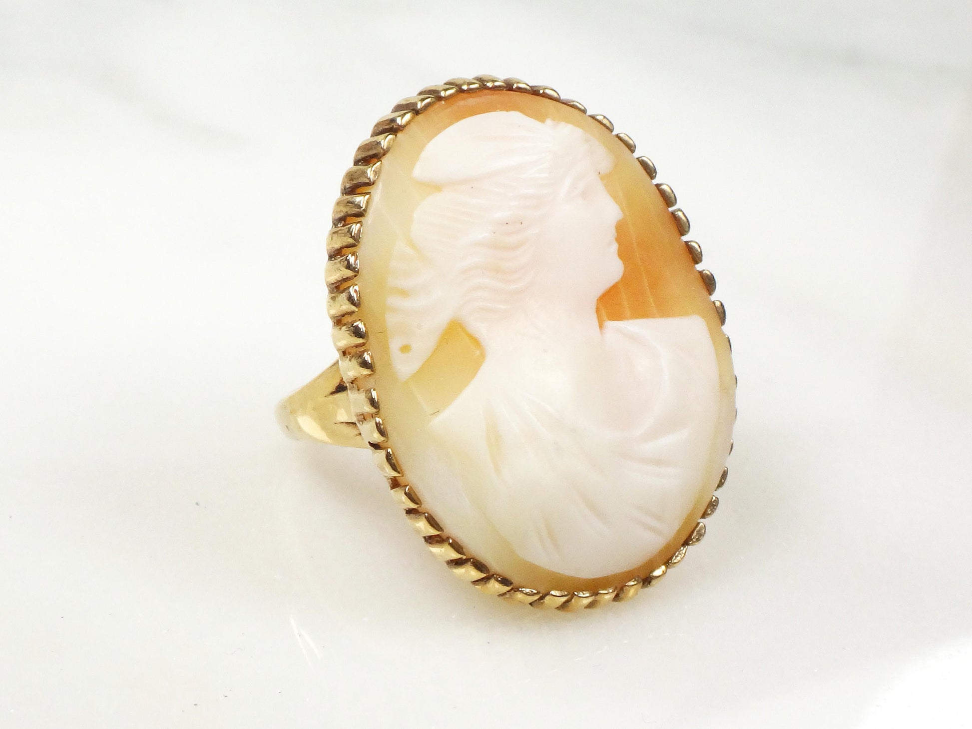 Vintage 14k Gold Cameo Ring: Greek Goddess Psyche, Size 8.25