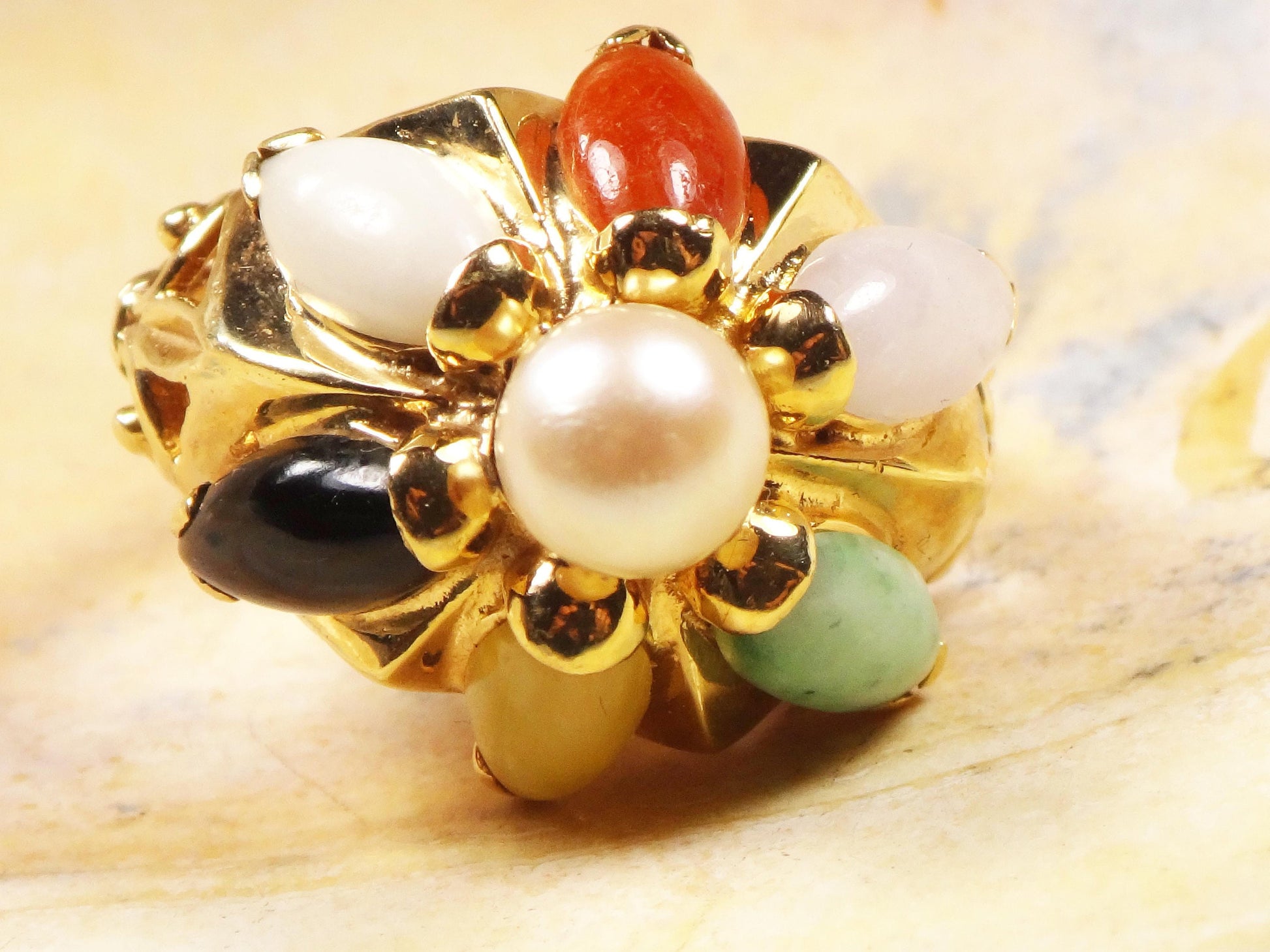 Vintage 14k Yellow Gold Cultured Pearl Onyx & Jade Dome Ring, Size 7.5