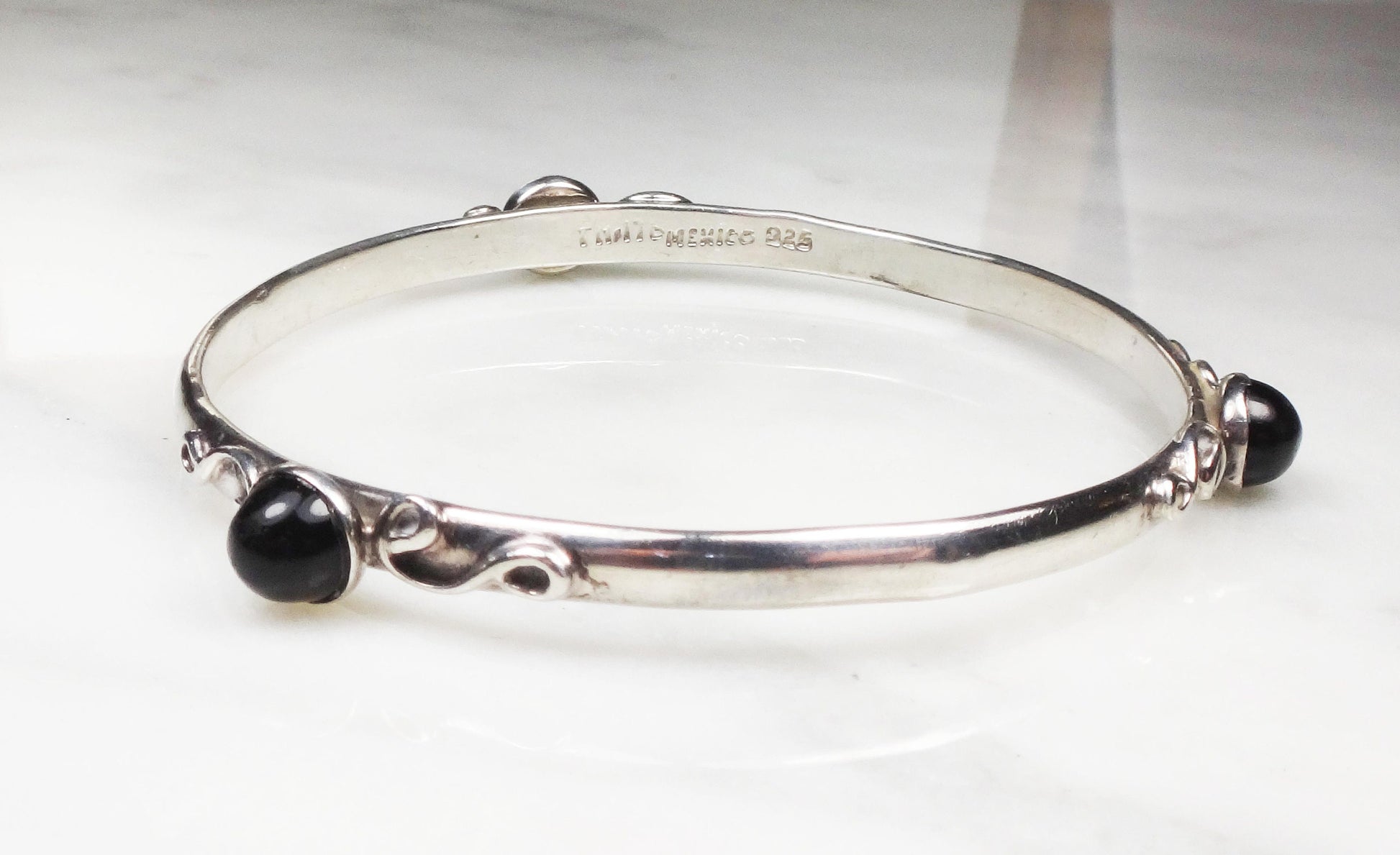 Vintage Sterling Silver Bangle Bracelet: Black Glass Stone, Mexico
