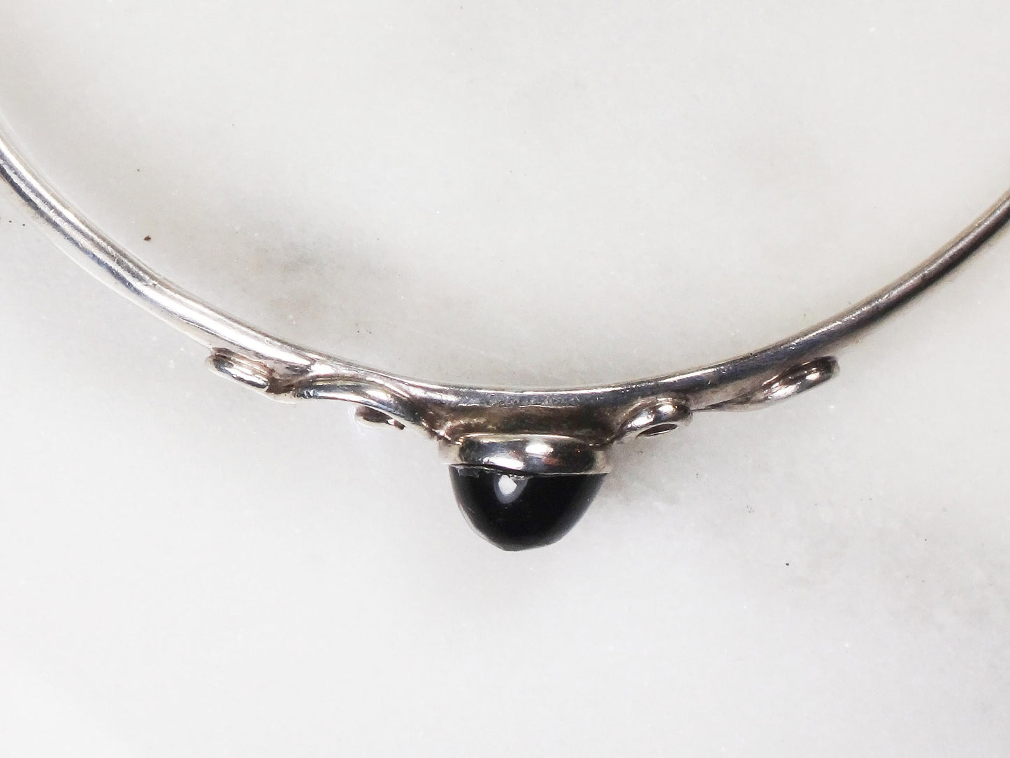Vintage Sterling Silver Bangle Bracelet Black Glass Stone Bracelet Slip On Sterling Bracelet Mexico Silver Bracelet Heavy Sterling Bracelet