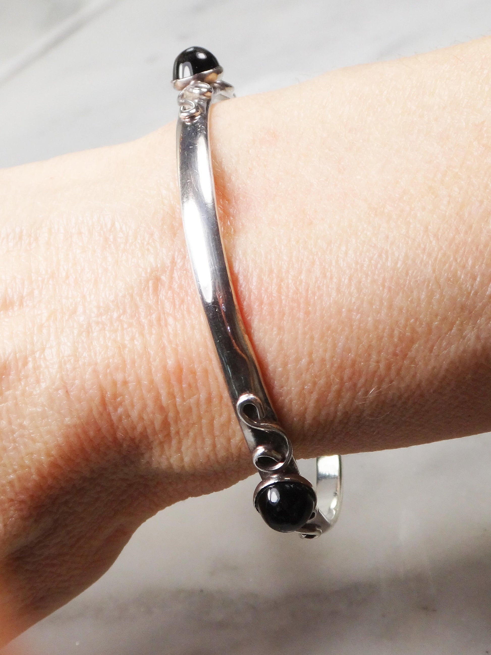 Vintage Sterling Silver Bangle Bracelet: Black Glass Stone, Mexico