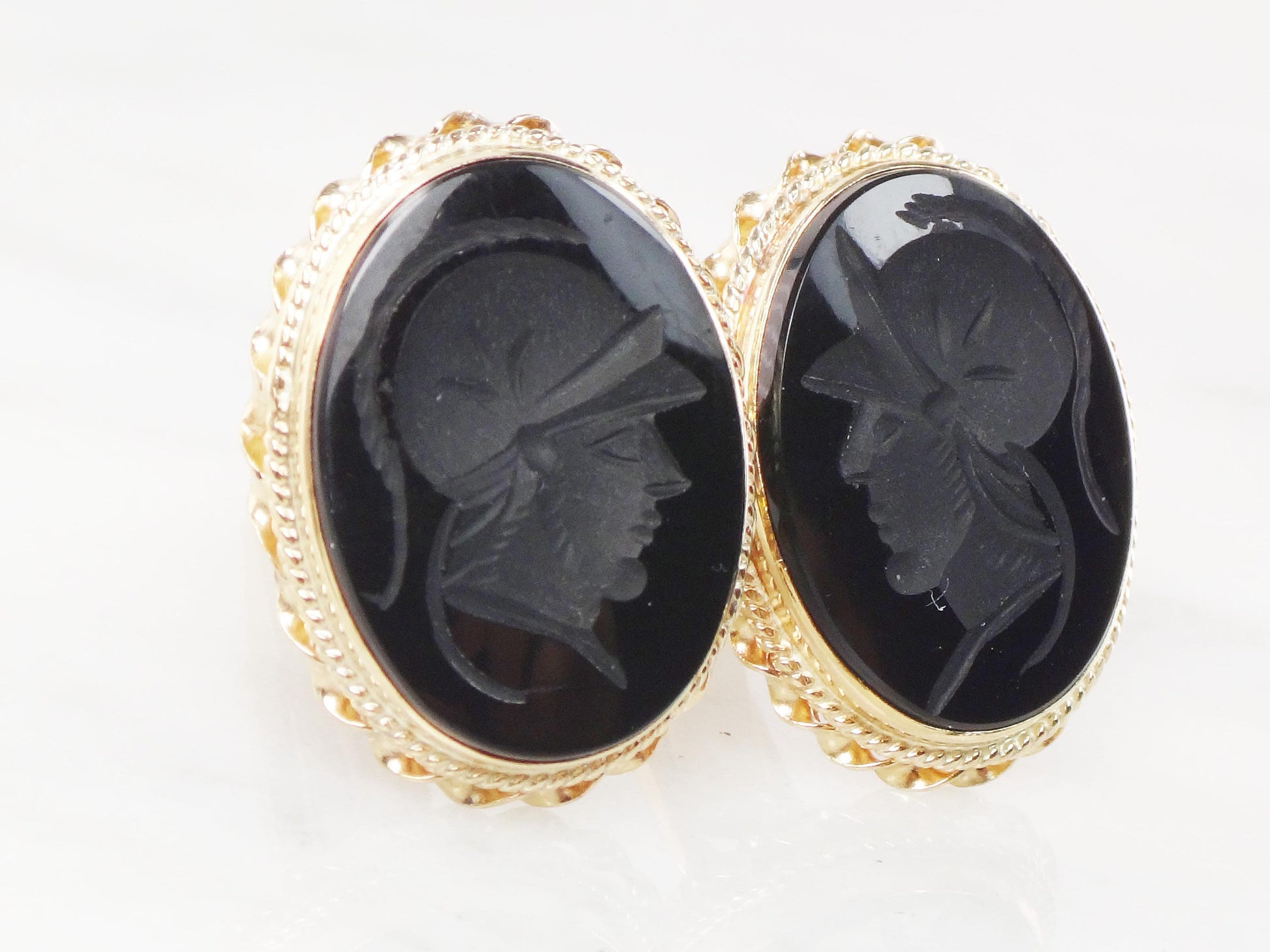 Vintage 14k Gold Black Onyx Intaglio Cufflinks: Roman Soldier Design