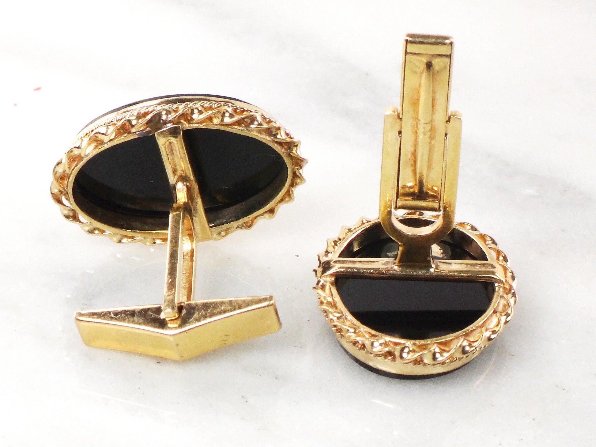 Vintage 14k Gold Black Onyx Intaglio Cufflinks: Roman Soldier Design