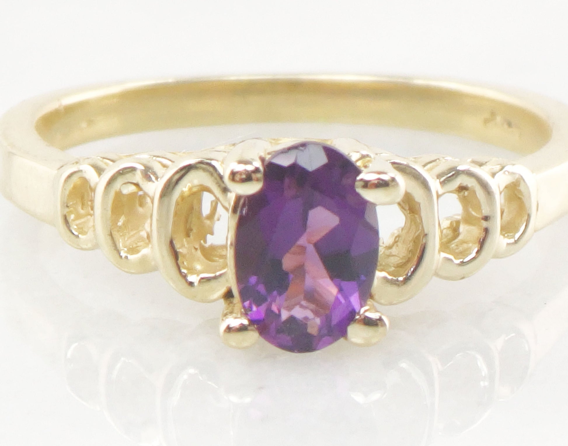 Vintage 14k Yellow Gold Natural Amethyst Ring, Purple February Birthstone Ring, Size 5 1/4