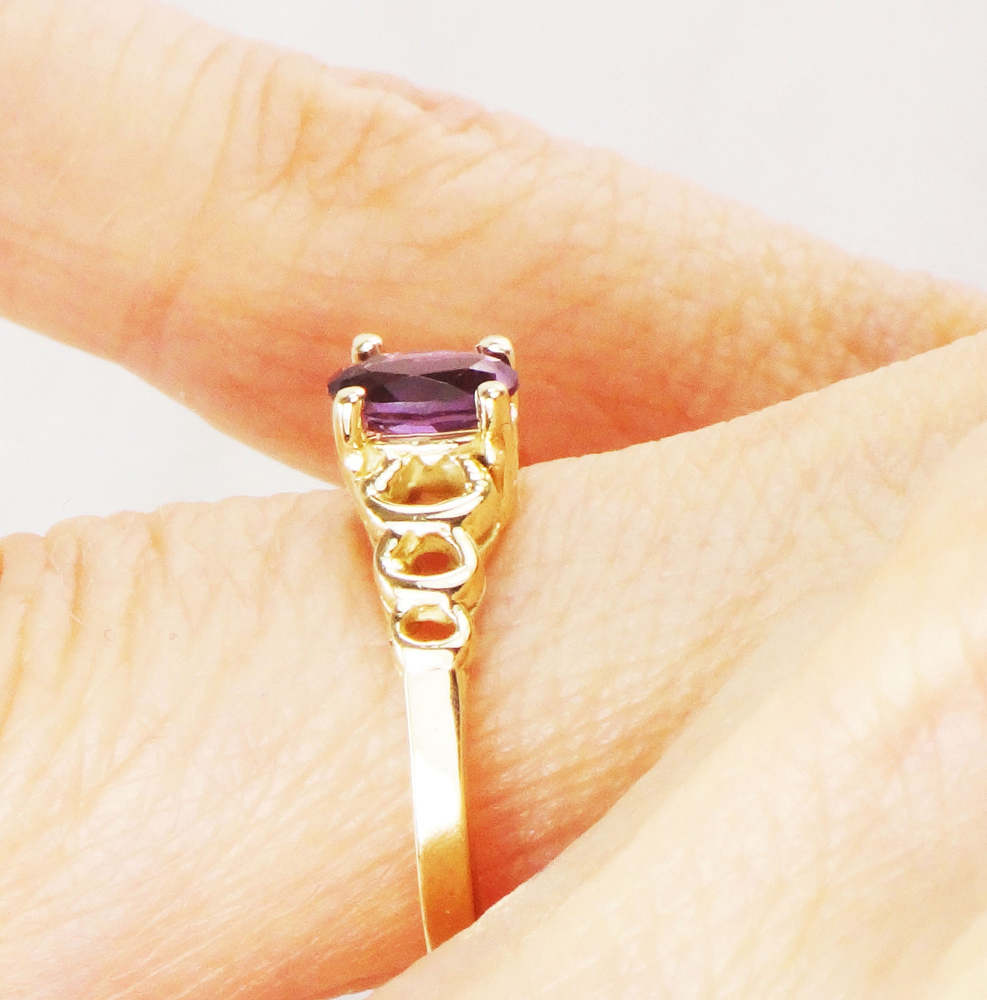 Vintage 14k Yellow Gold Natural Amethyst Ring, Purple February Birthstone Ring, Size 5 1/4