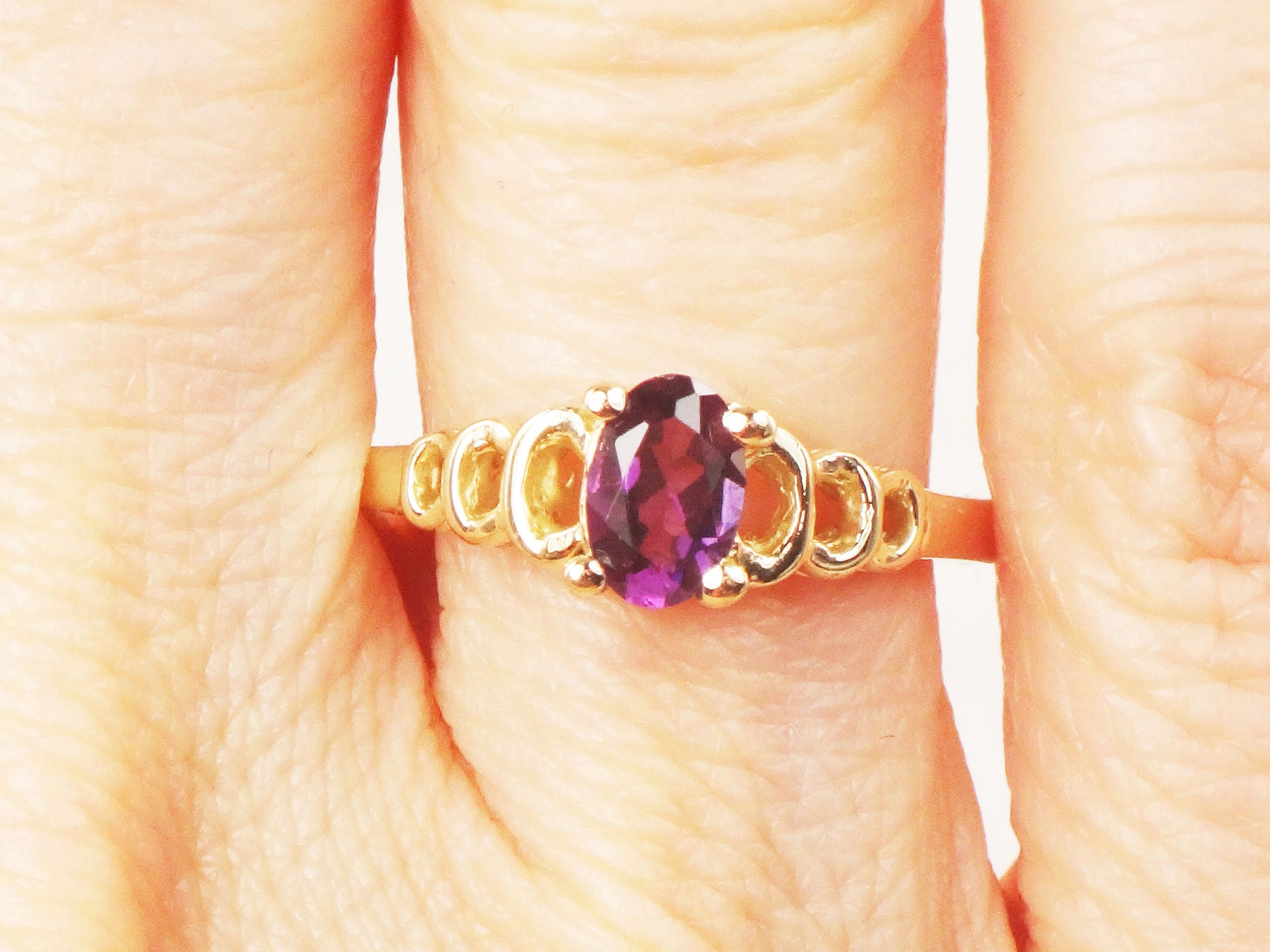 Vintage 14k Yellow Gold Natural Amethyst Ring, Purple February Birthstone Ring, Size 5 1/4