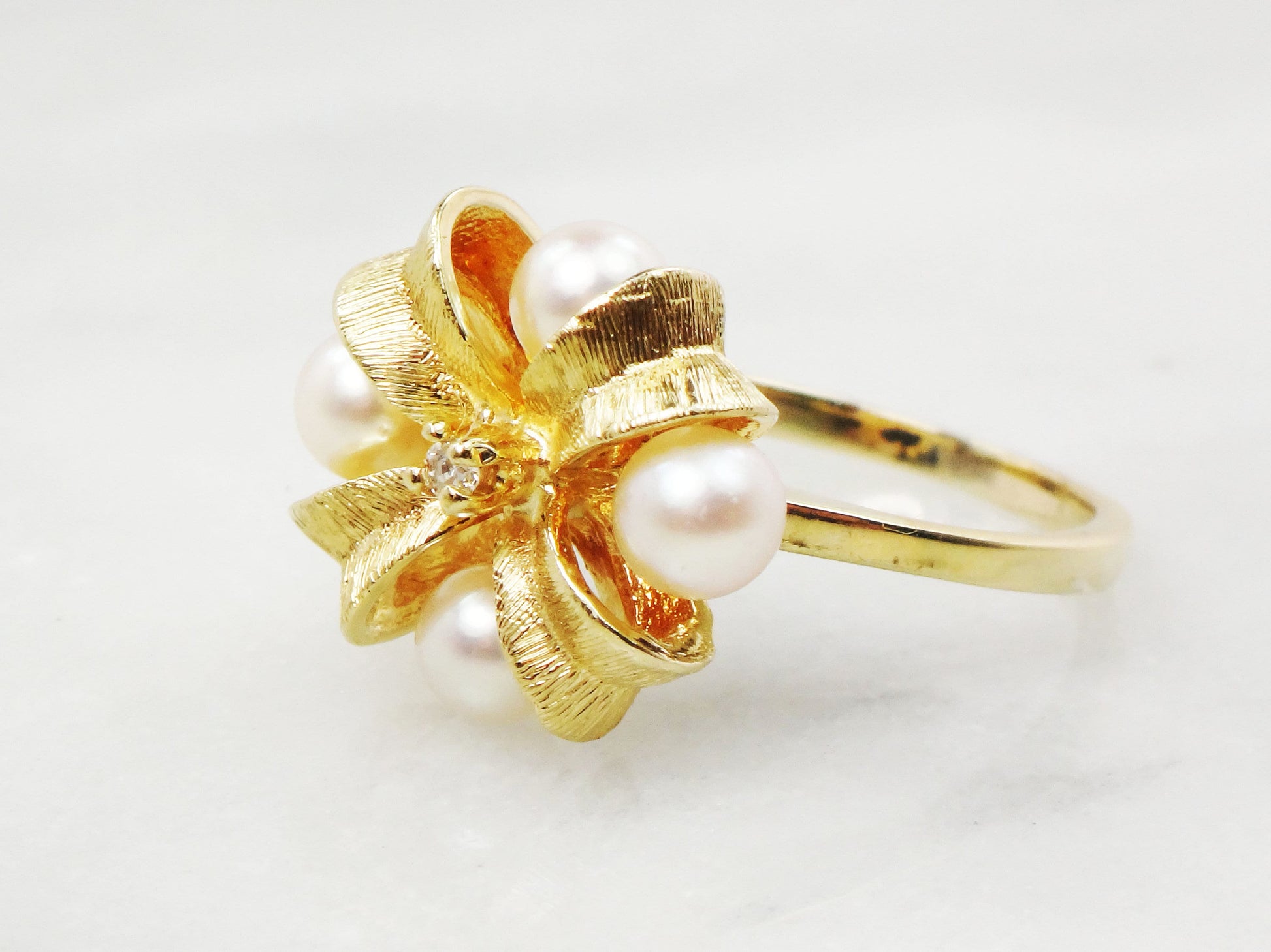 Vintage 14k Yellow Gold Pearl Diamond Ring: Bow Ribbon Design