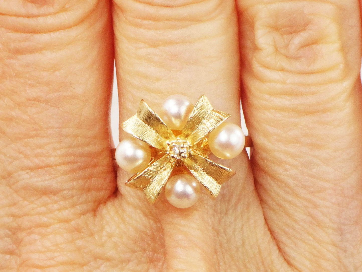 Vintage 14k Yellow Gold Pearl Diamond Ring: Bow Ribbon Design