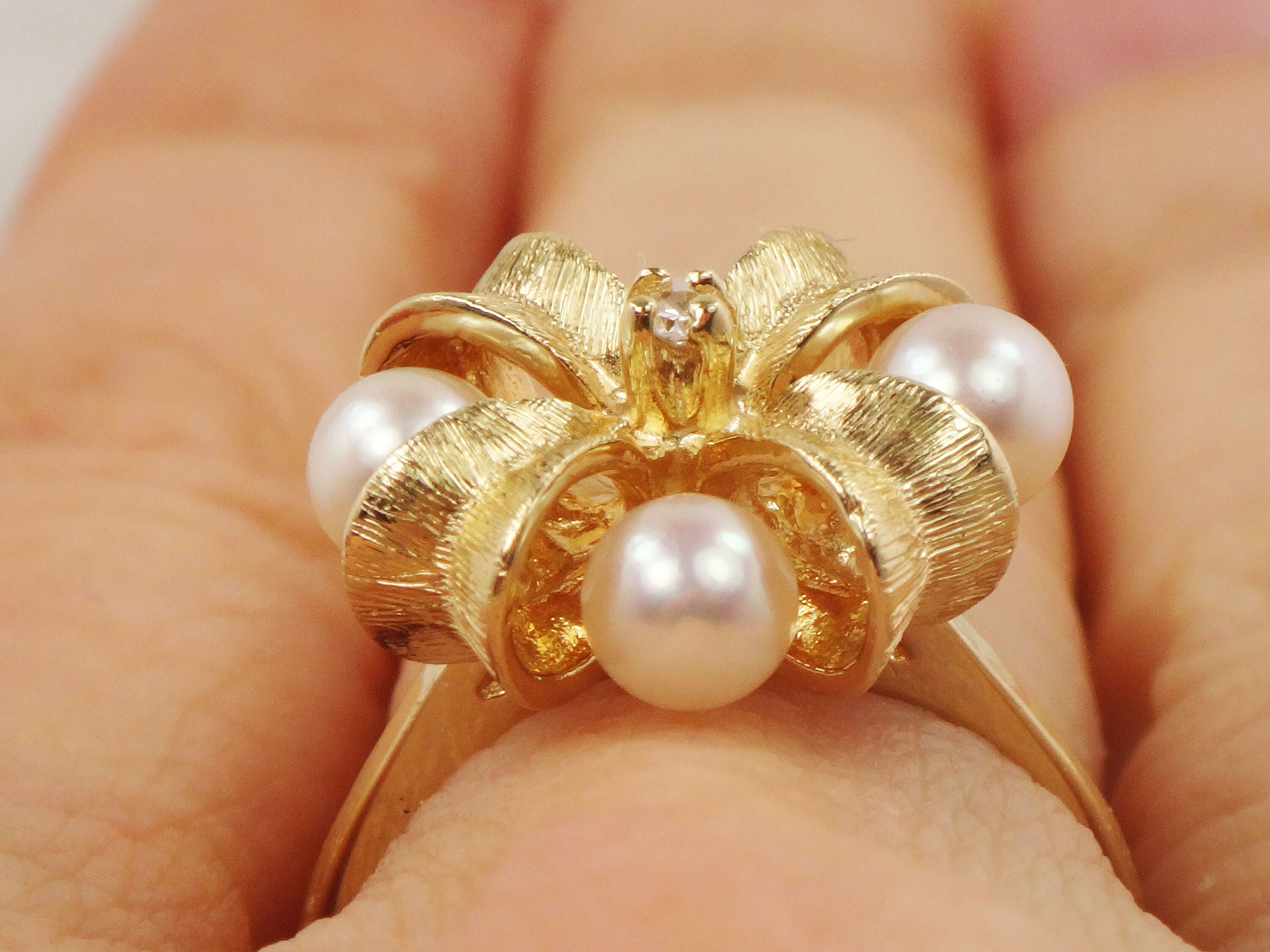 Vintage 14k Yellow Gold Pearl Diamond Ring: Bow Ribbon Design