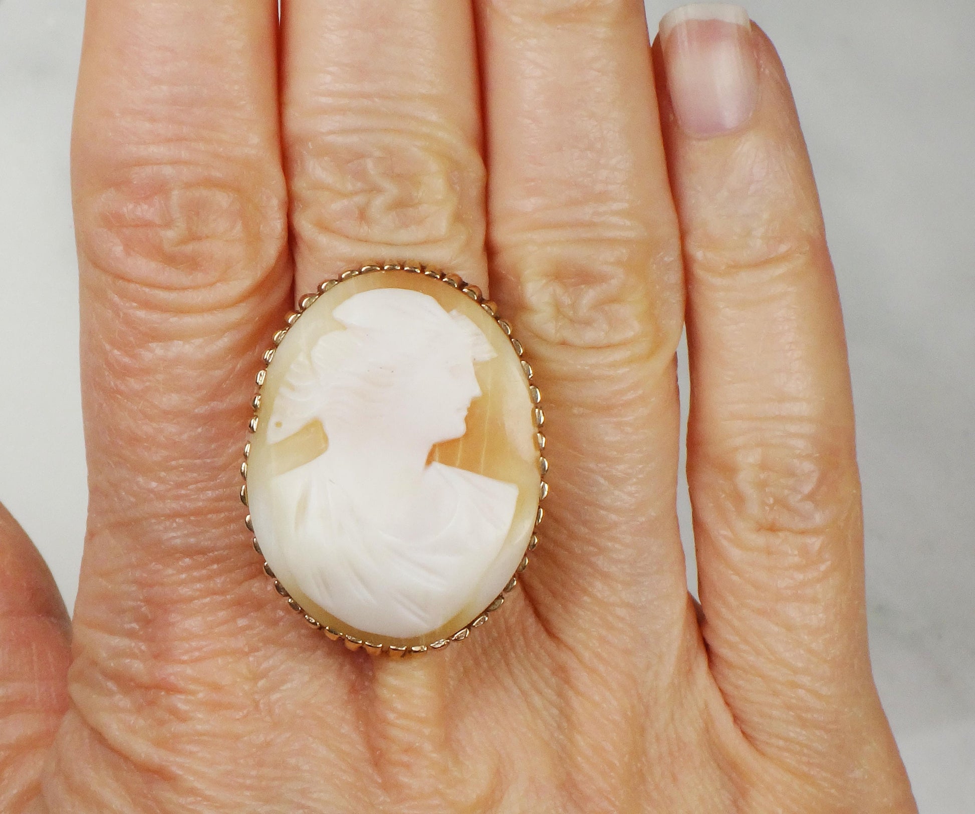 Vintage 14k Gold Cameo Ring: Greek Goddess Psyche, Size 8.25