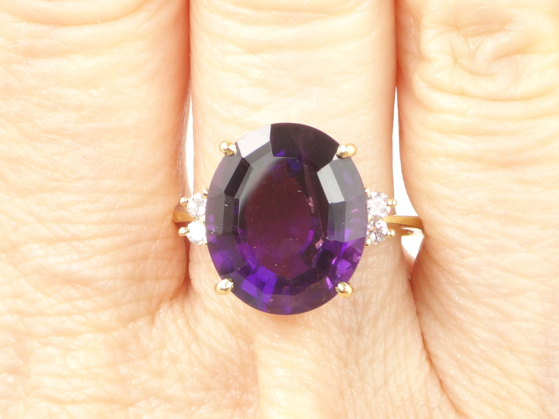 Vintage 18k Yellow Gold Amethyst Ring with Diamond Accents
