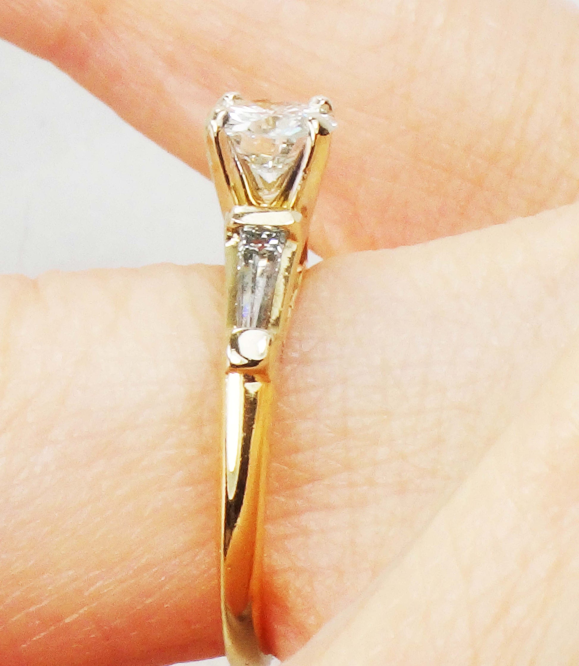 Vintage 18k Yellow Gold Natural Diamond Engagement Ring 1/2 CT Round Brilliant Diamond and Baguettes