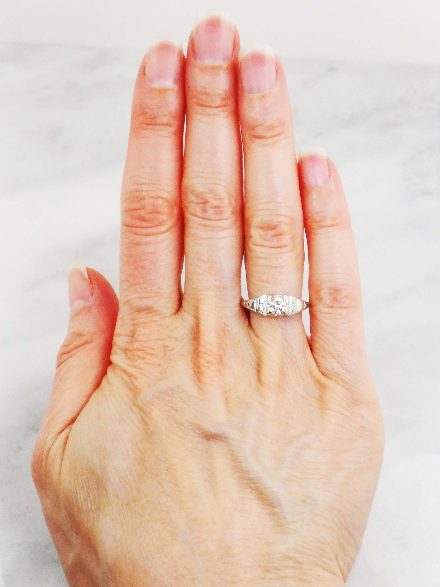 Art Deco 18k Gold Diamond Engagement Ring: Vintage 1930s Round Cut