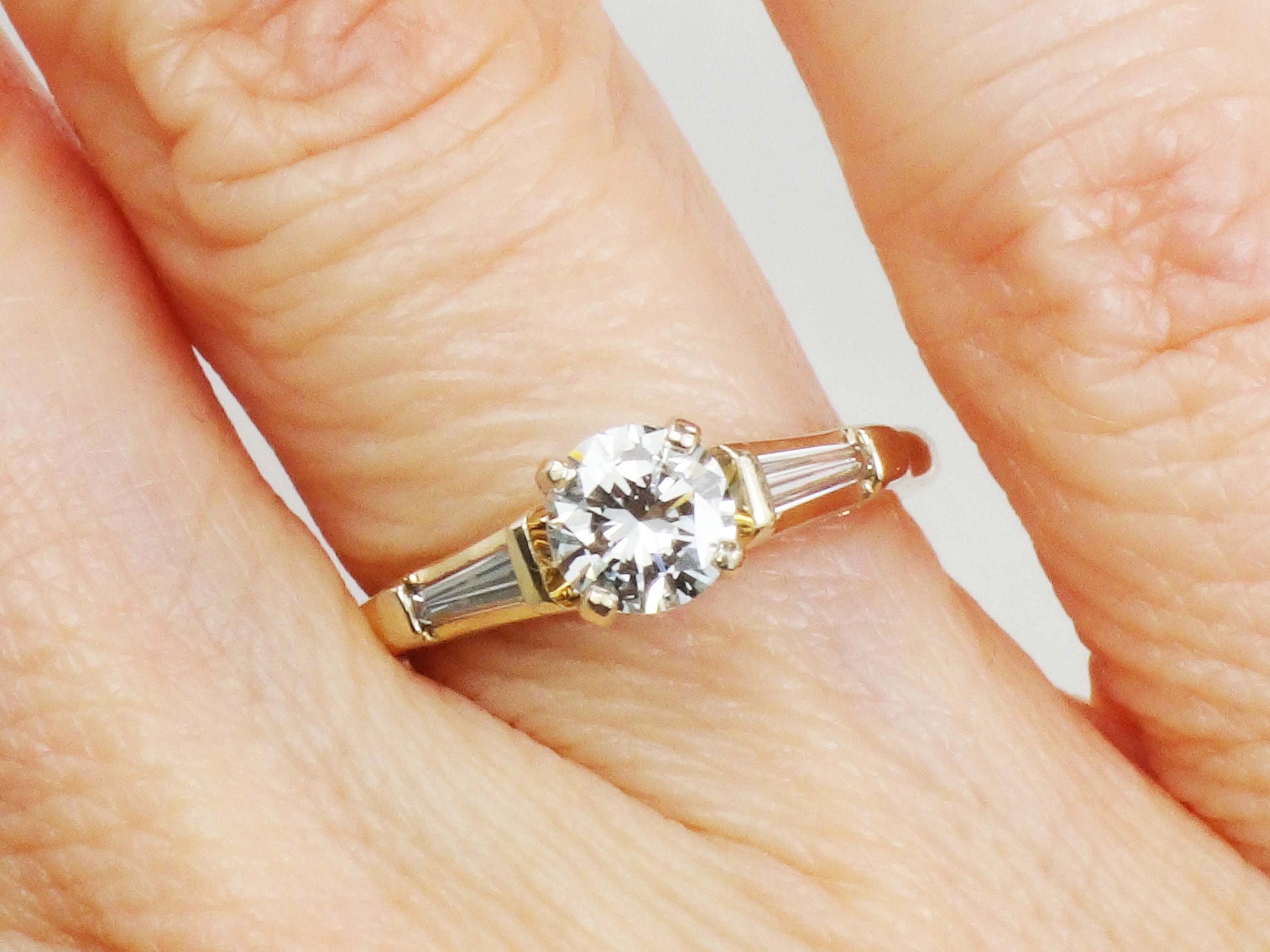 Vintage 18k Yellow Gold Natural Diamond Engagement Ring 1/2 CT Round Brilliant Diamond and Baguettes