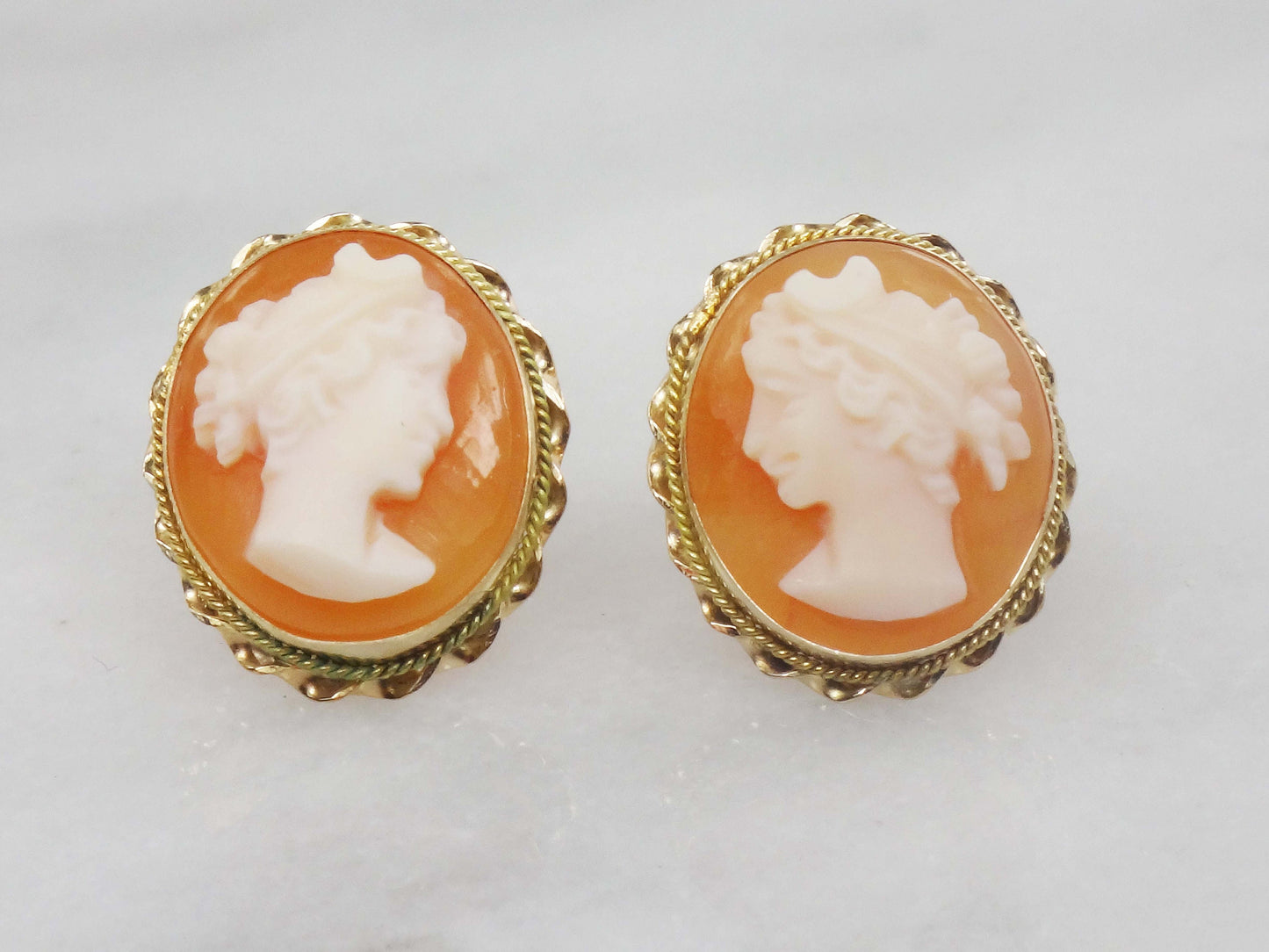 Vintage 14k Gold Shell Cameo Stud Earrings Oval Moon Goddess Cameo Earrings