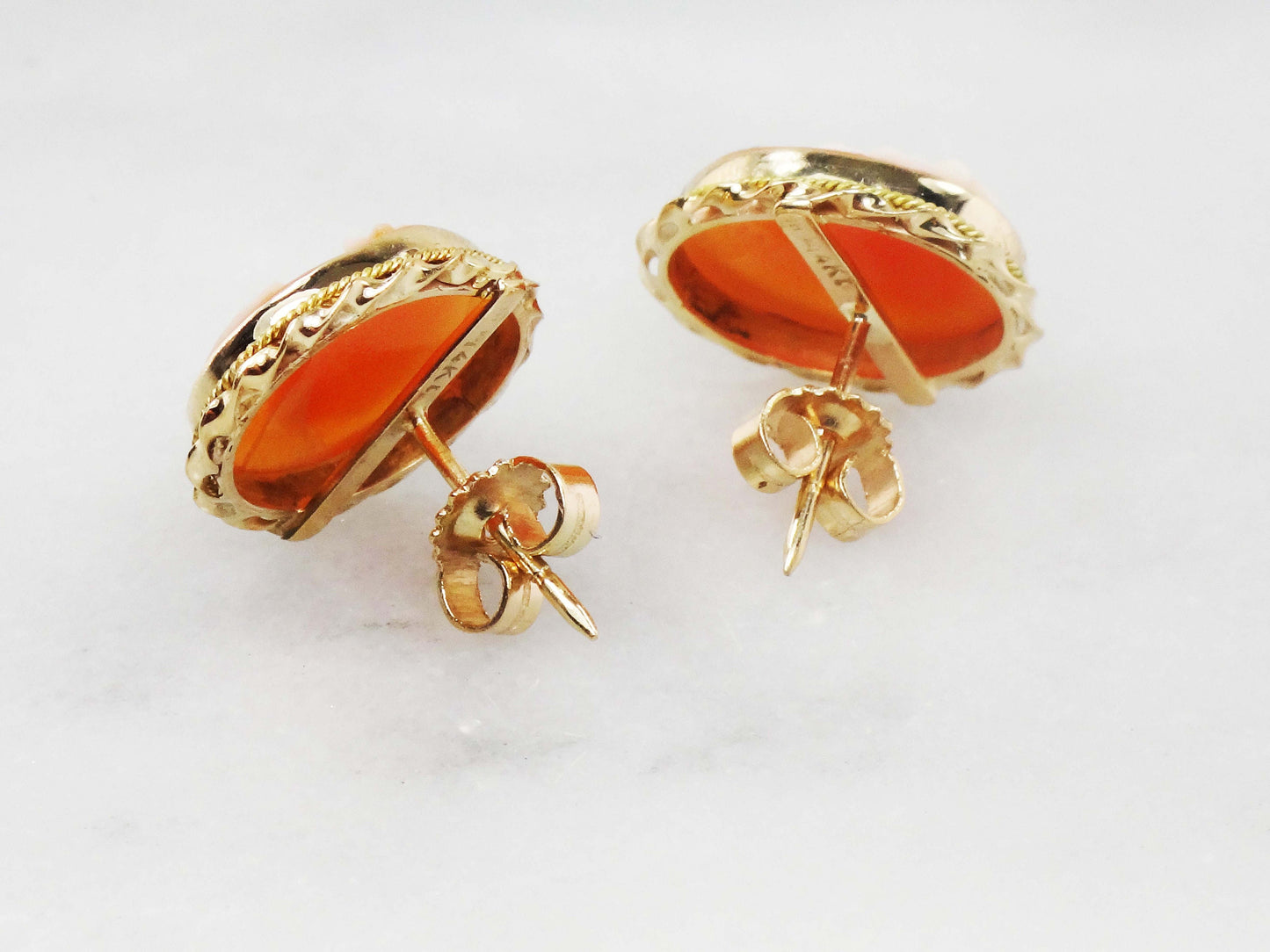 Vintage 14k Gold Shell Cameo Stud Earrings Oval Moon Goddess Cameo Earrings