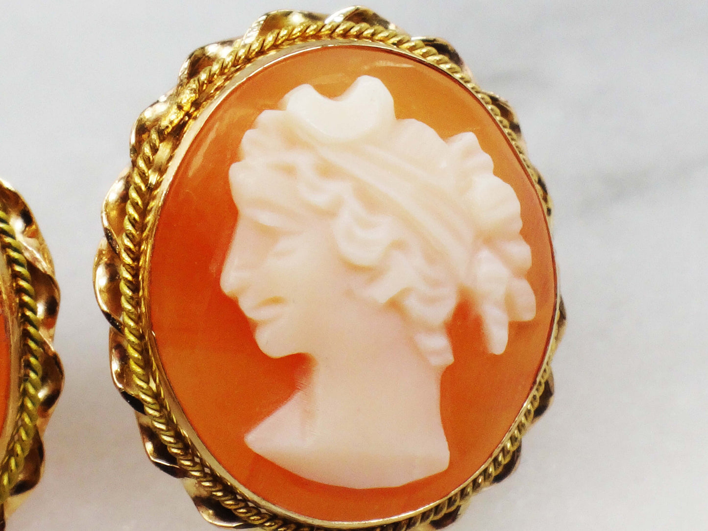 Vintage 14k Gold Shell Cameo Stud Earrings Oval Moon Goddess Cameo Earrings